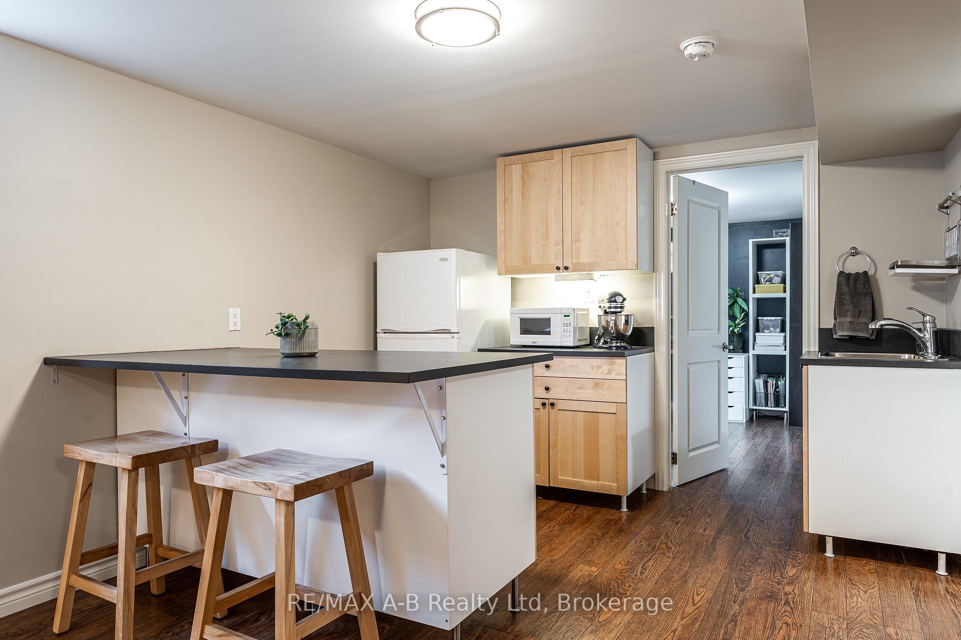 Photo 32 of 146 John Street S, Stratford — HOMEH