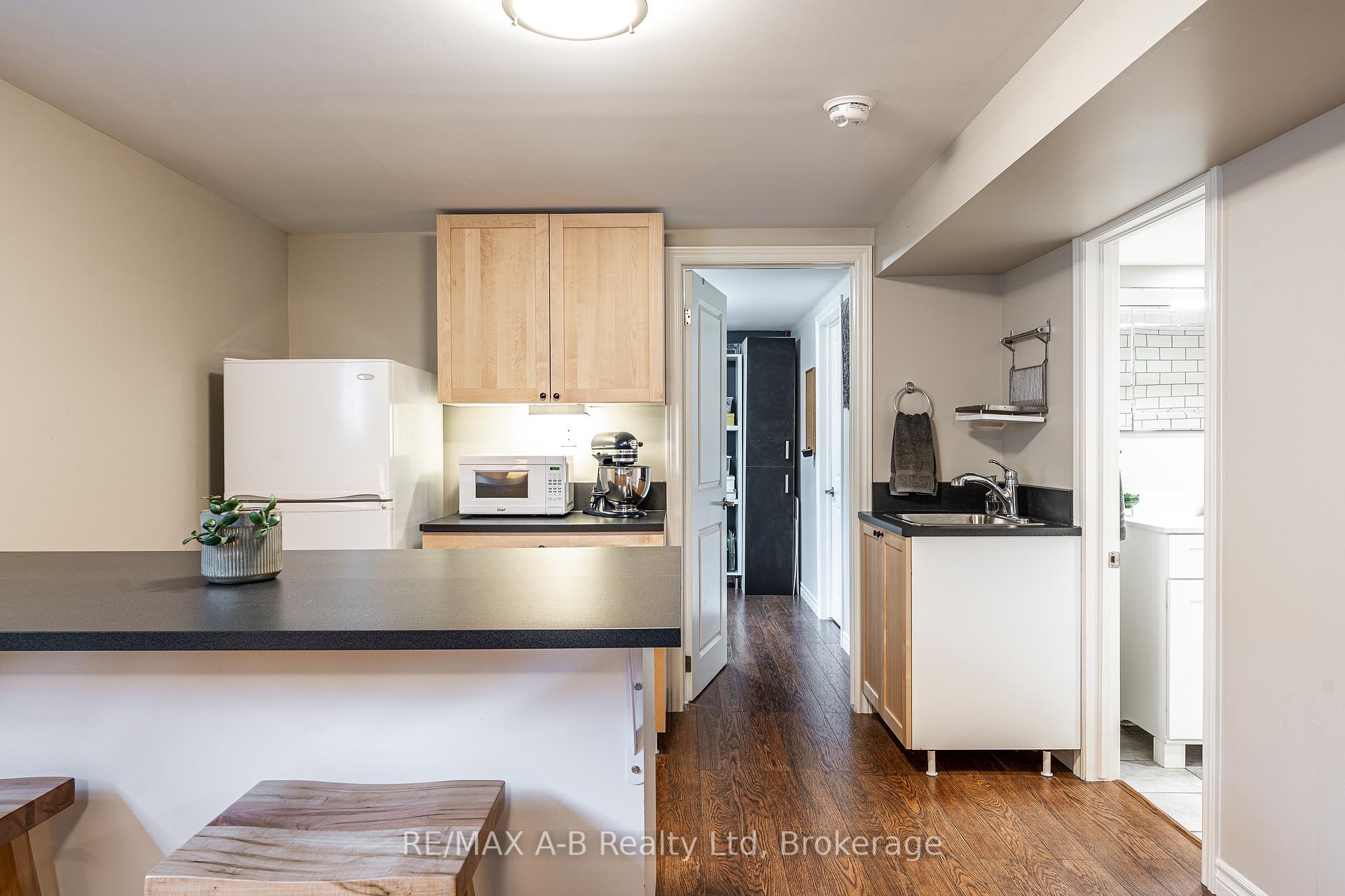 Photo 33 of 146 John Street S, Stratford — HOMEH
