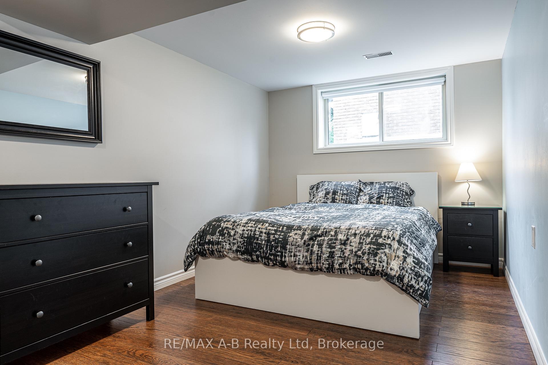 Photo 35 of 146 John Street S, Stratford — HOMEH