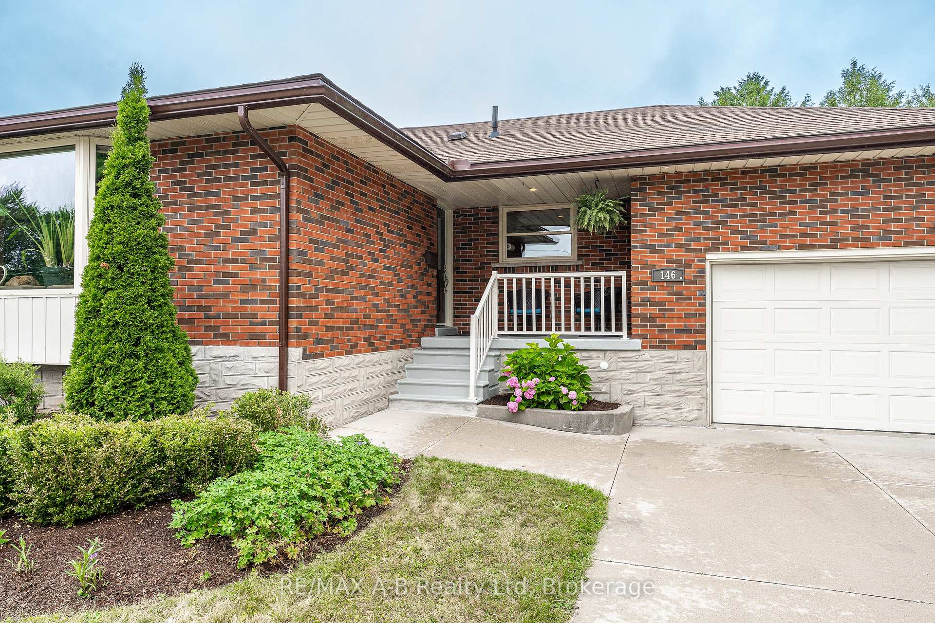 Photo 42 of 146 John Street S, Stratford — HOMEH