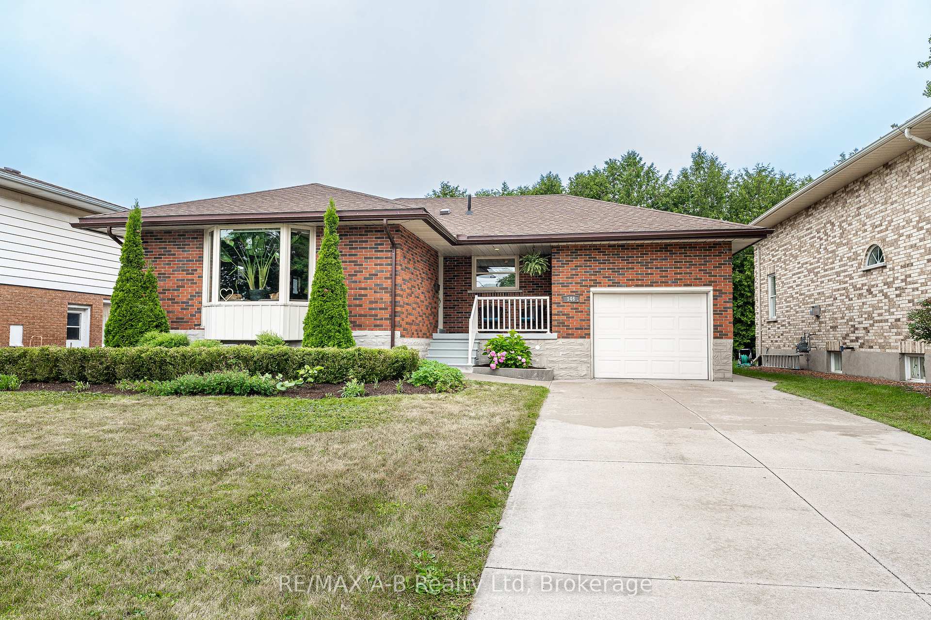 Photo 50 of 146 John Street S, Stratford — HOMEH