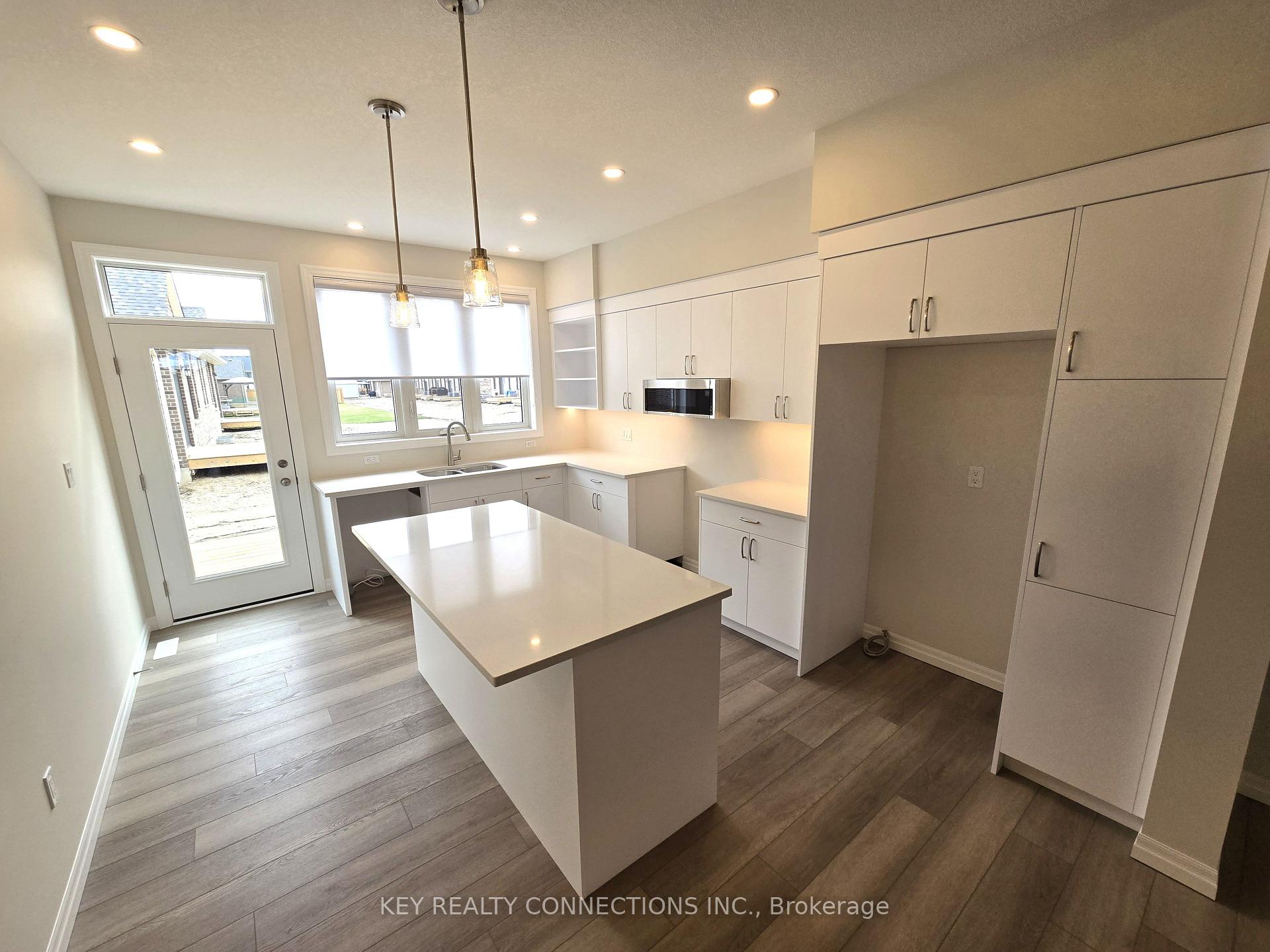 Photo 10 of 48 Dunning Way, St. Thomas — HOMEH