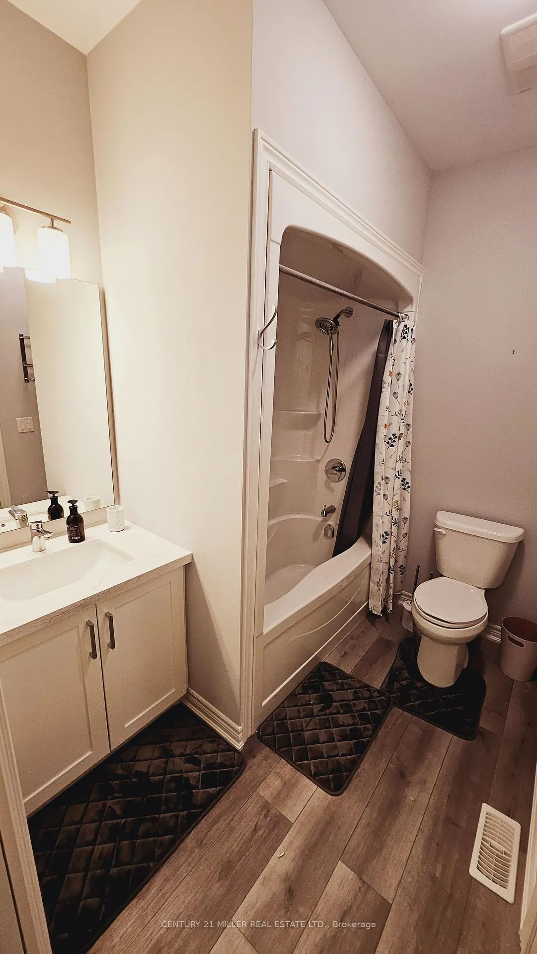 Photo 14 of 108 (Main-Upper Unit) Powerview Avenue, St. Catharines, Western Hill — HOMEH