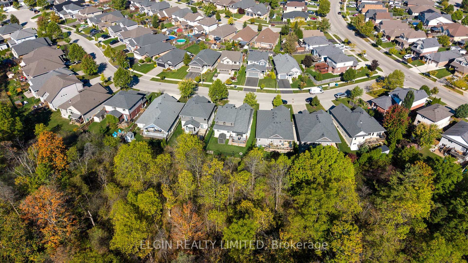 Photo 2 of 8 Deerfield Court, St. Thomas — HOMEH