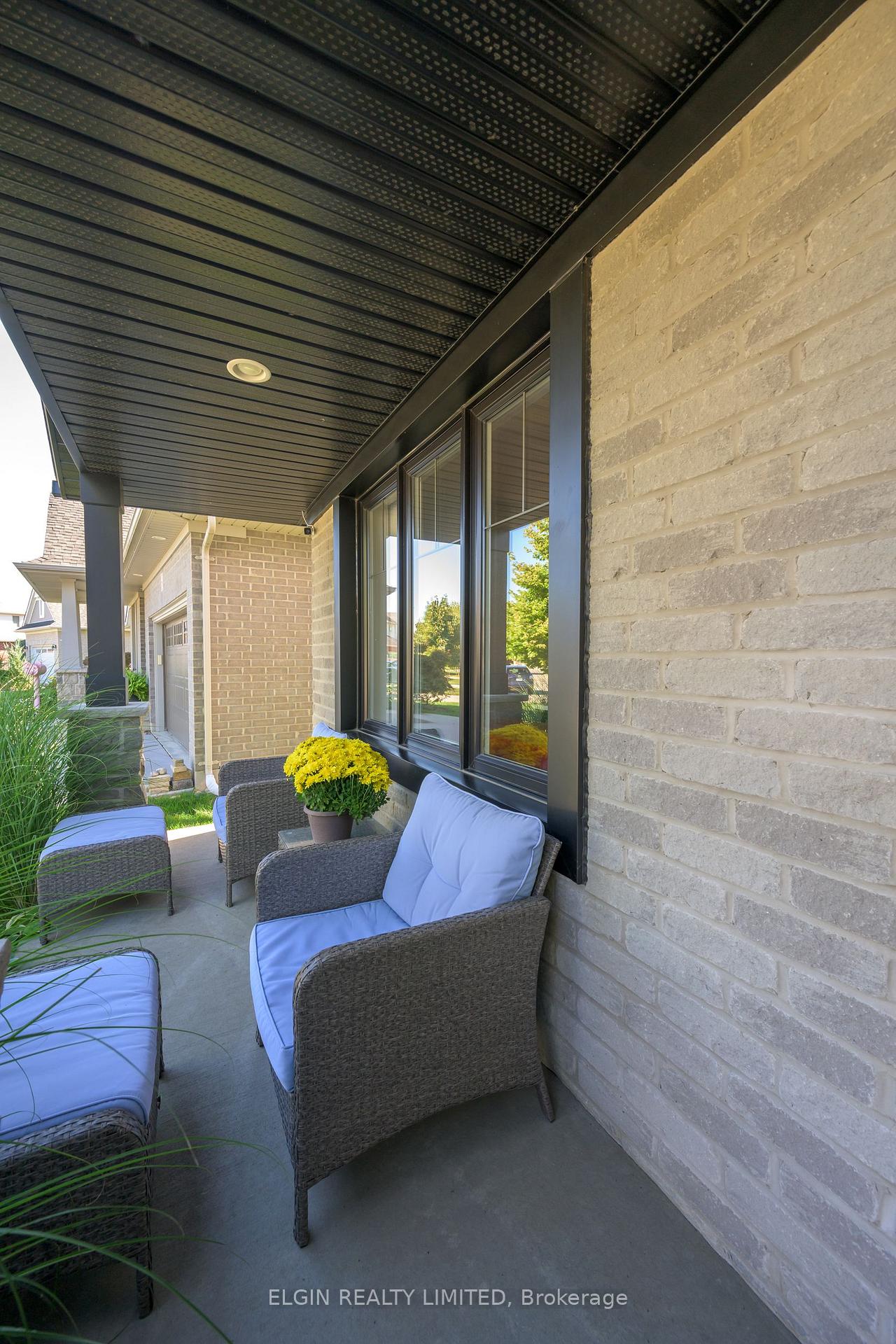Photo 6 of 8 Deerfield Court, St. Thomas — HOMEH
