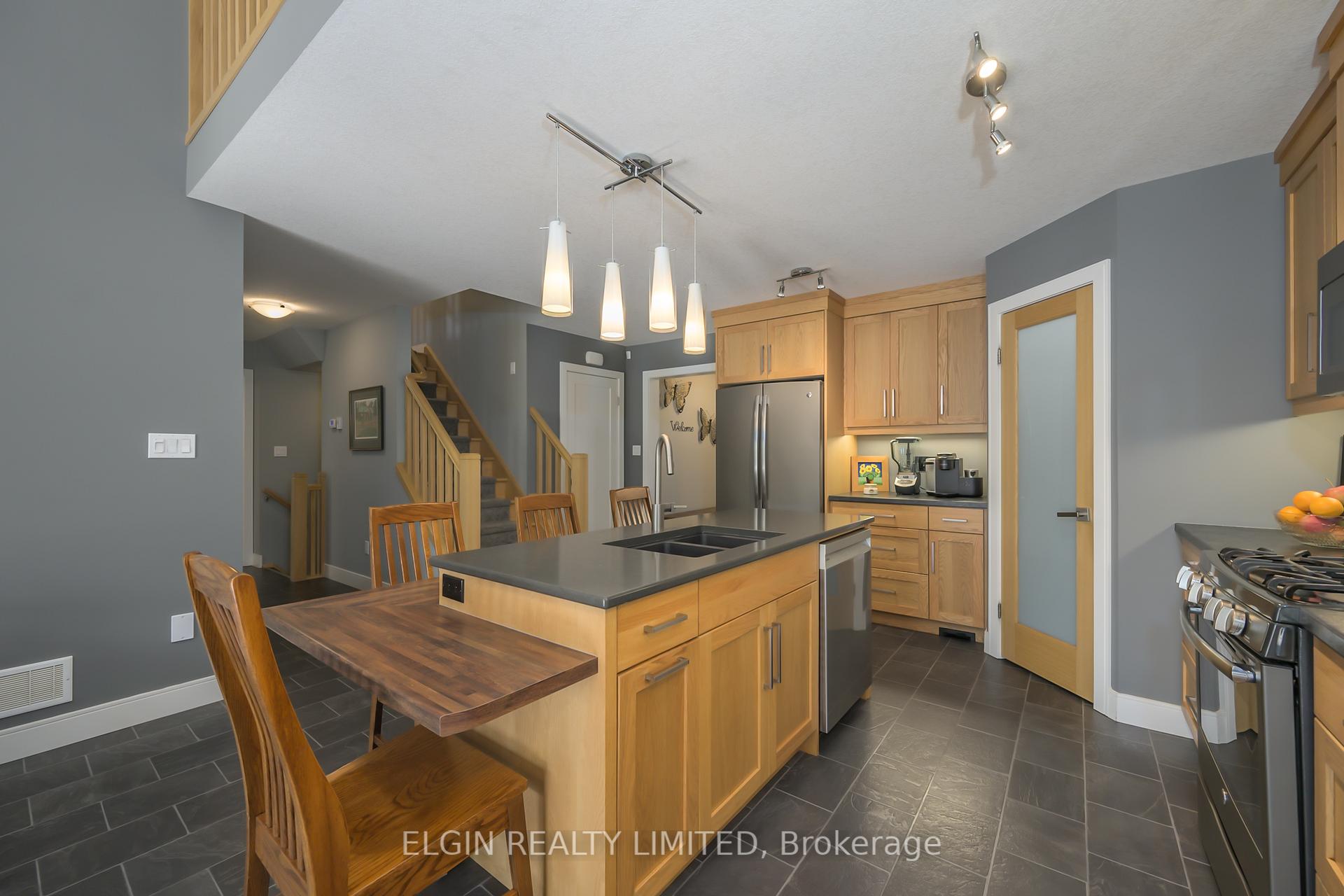 Photo 16 of 8 Deerfield Court, St. Thomas — HOMEH