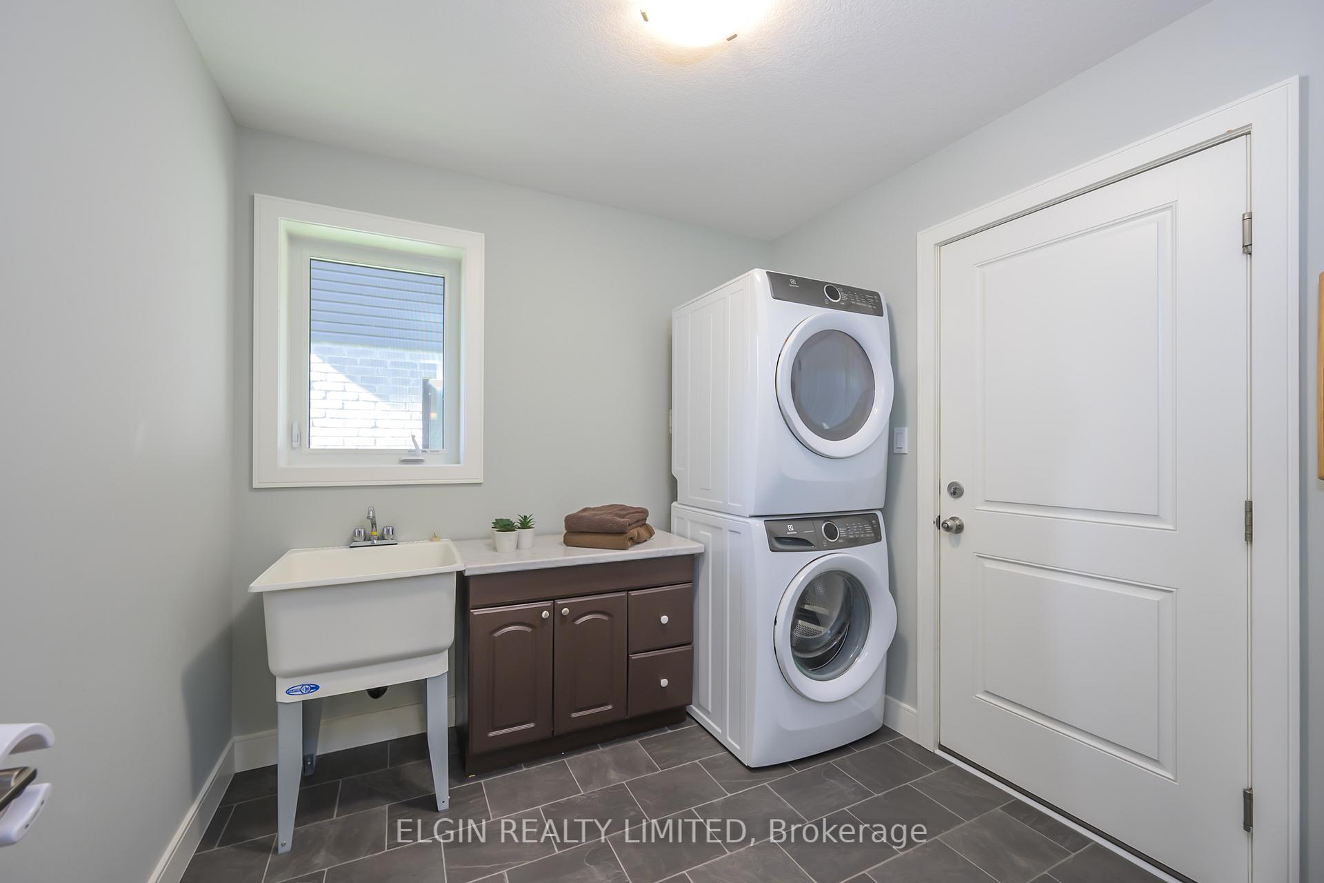 Photo 21 of 8 Deerfield Court, St. Thomas — HOMEH