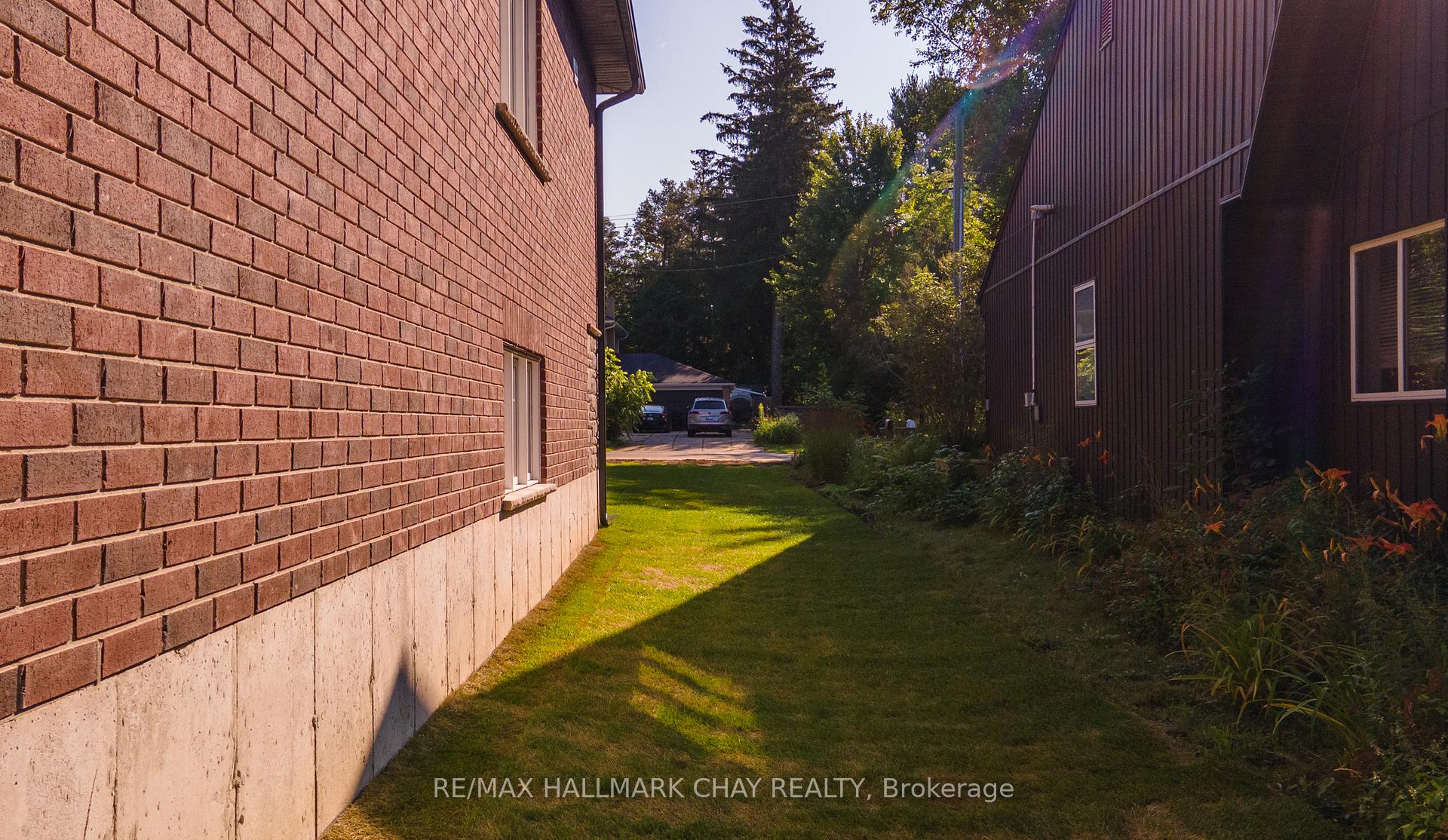 Photo 9 of 8 Alexander Street, Springwater, Anten Mills — HOMEH