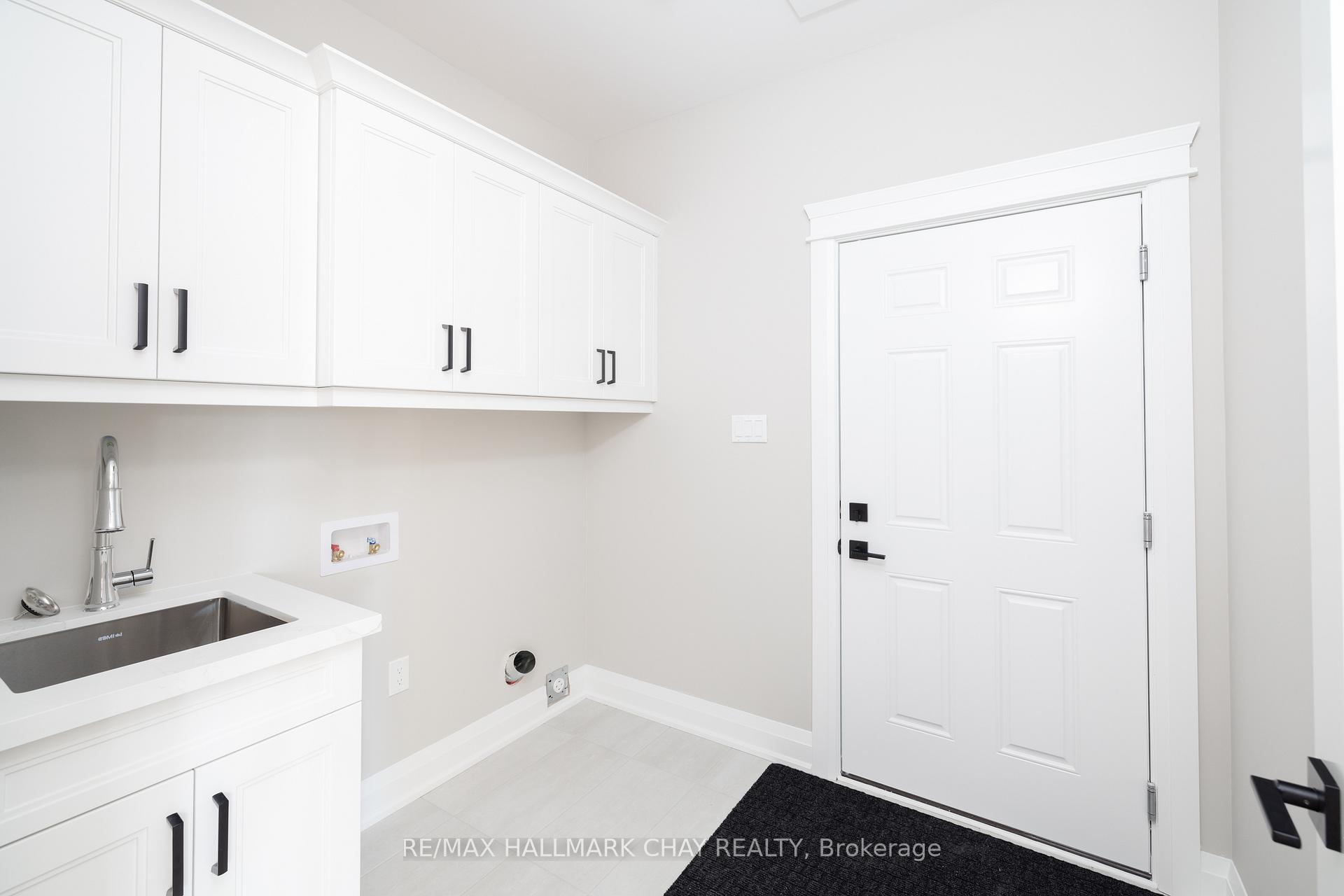 Photo 20 of 8 Alexander Street, Springwater, Anten Mills — HOMEH