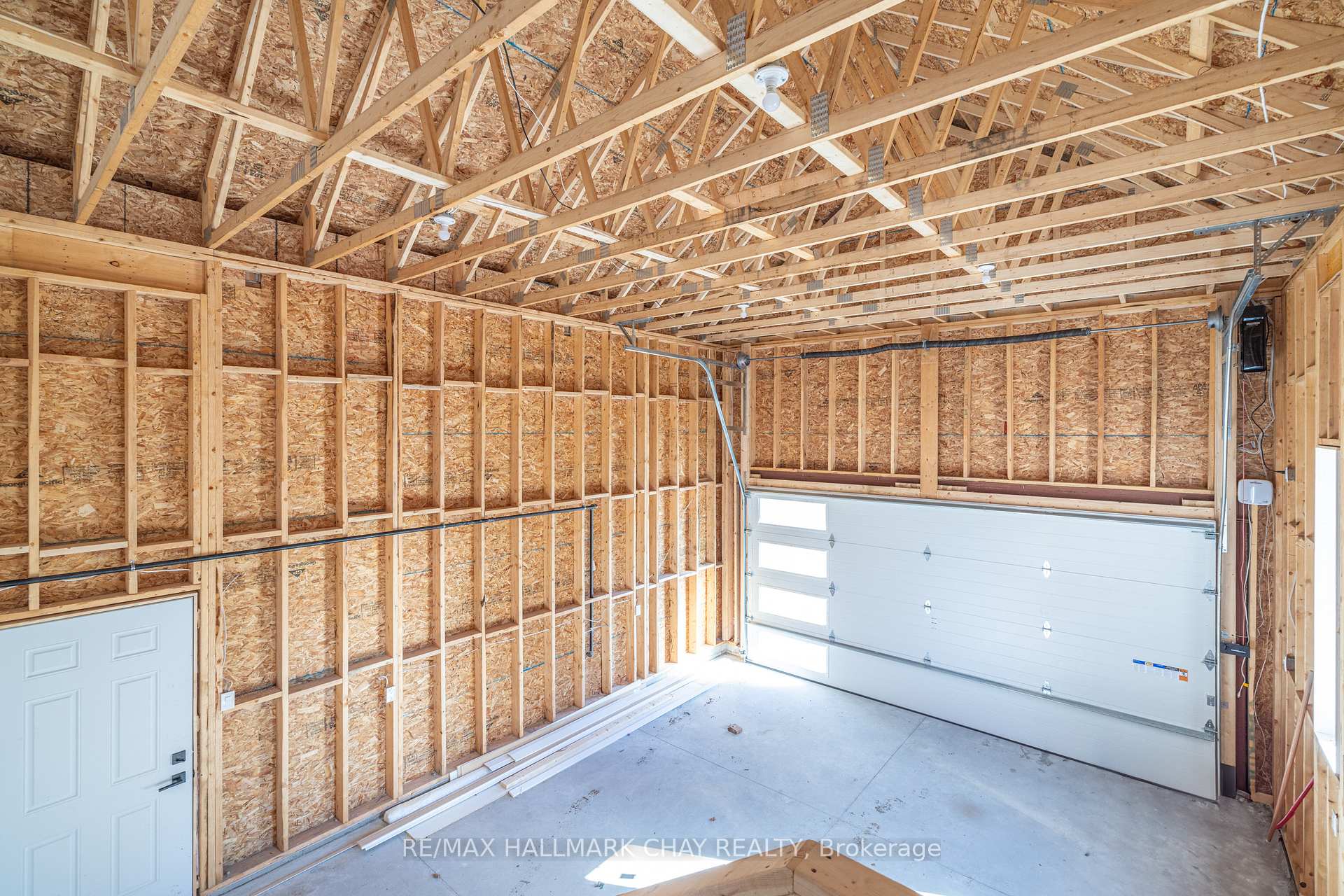 Photo 32 of 8 Alexander Street, Springwater, Anten Mills — HOMEH