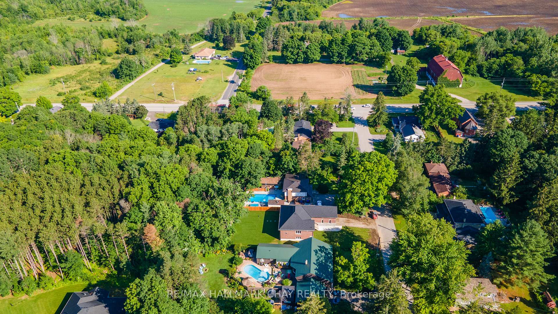 Photo 36 of 8 Alexander Street, Springwater, Anten Mills — HOMEH