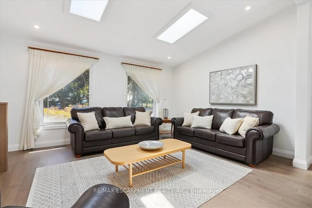 Photo 7 of 93 Westgate Park Drive, St. Catharines, Lakeshore — HOMEH