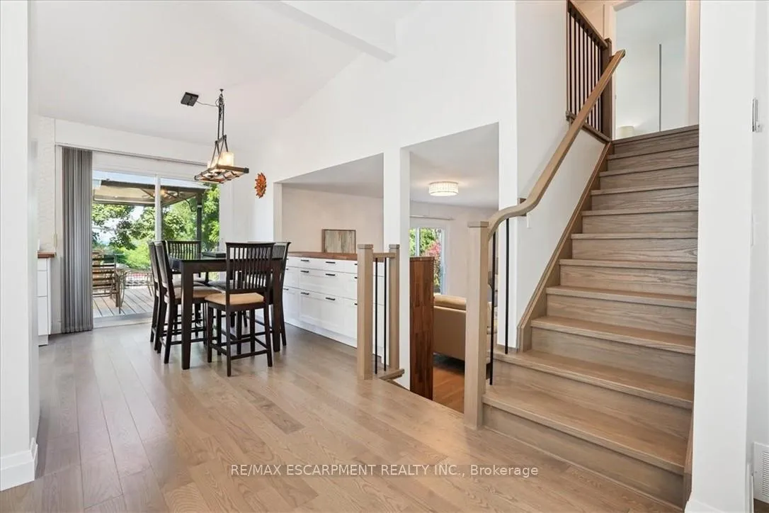 Photo 11 of 93 Westgate Park Drive, St. Catharines, Lakeshore — HOMEH