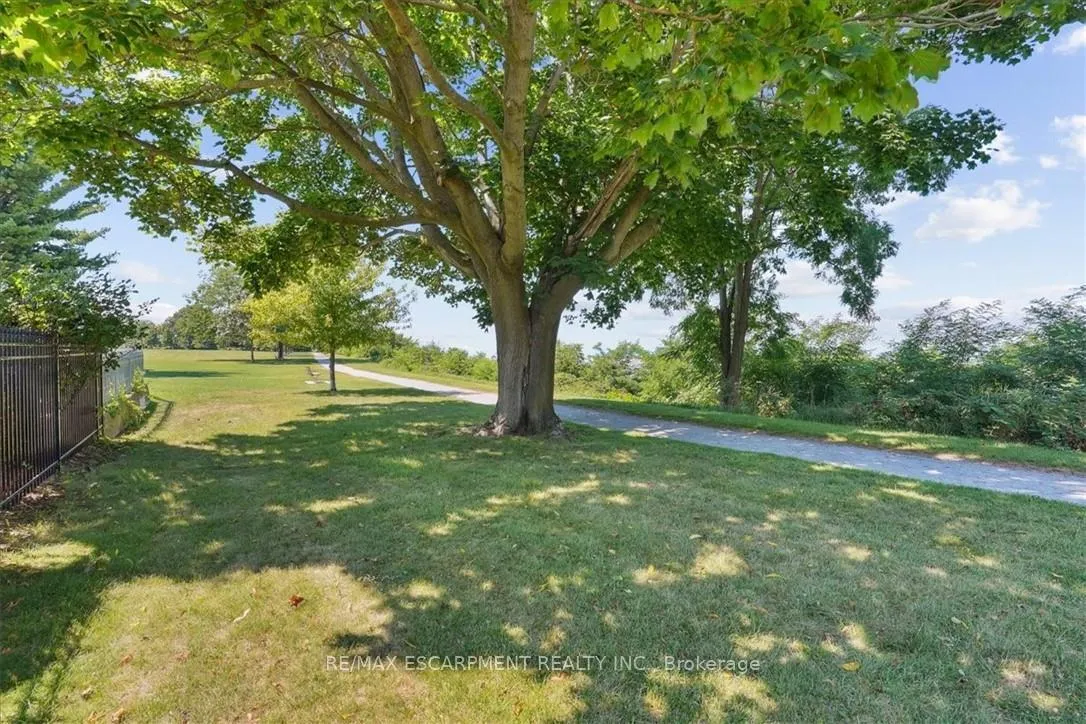 Photo 38 of 93 Westgate Park Drive, St. Catharines, Lakeshore — HOMEH