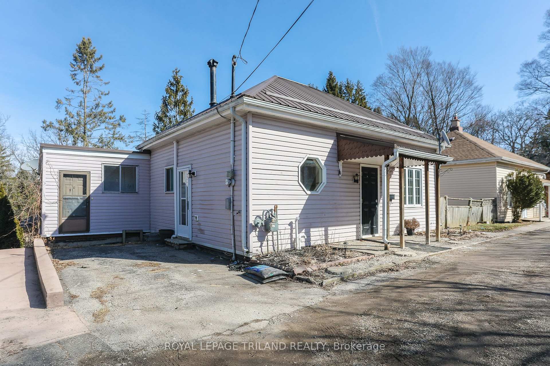 Photo 2 of 9 Cora Street, St. Thomas — HOMEH