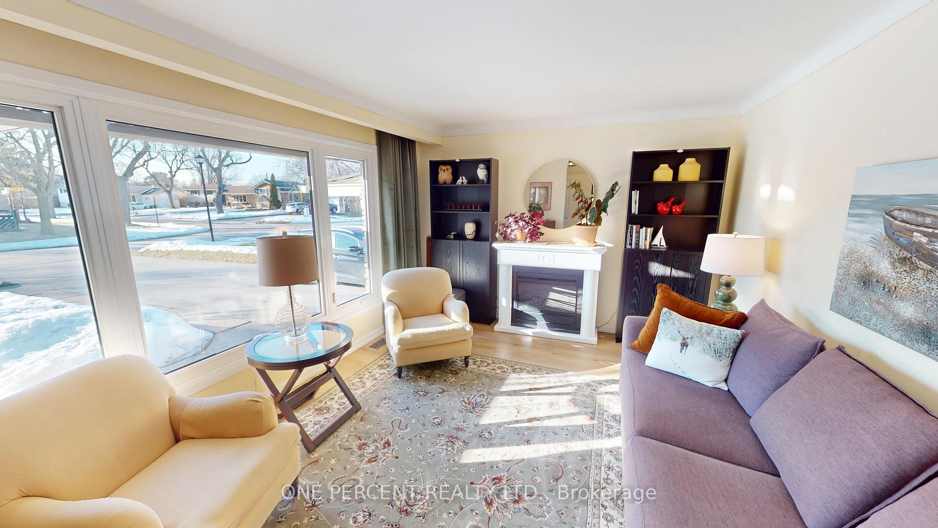 Photo 3 of 38 Strathcona Drive, St. Catharines, Vine/Linwell — HOMEH