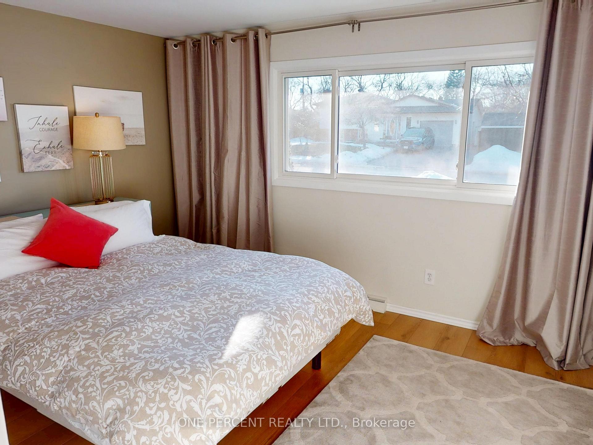 Photo 7 of 38 Strathcona Drive, St. Catharines, Vine/Linwell — HOMEH