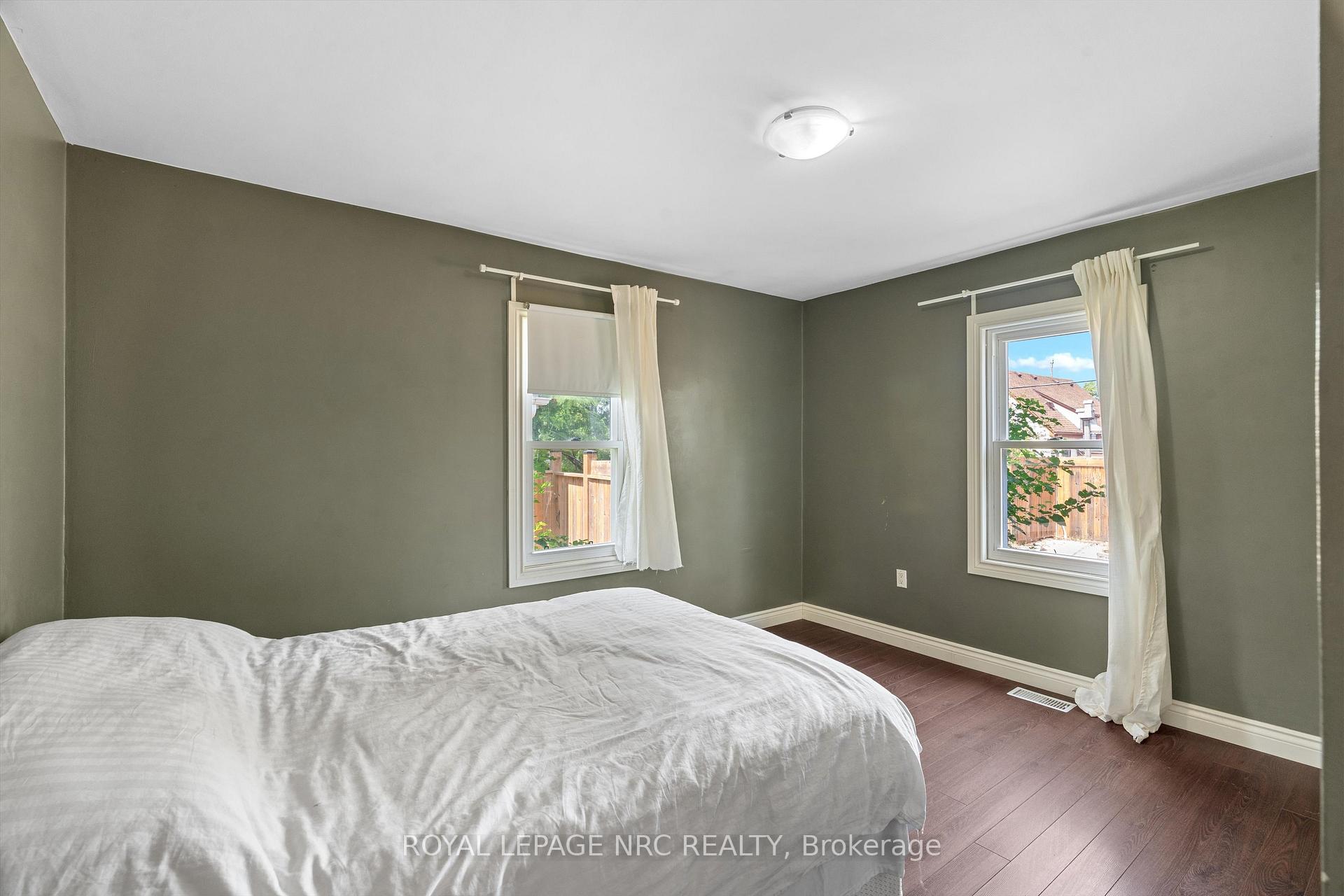 Photo 12 of 19 Seymour Avenue, St. Catharines, Secord Woods — HOMEH