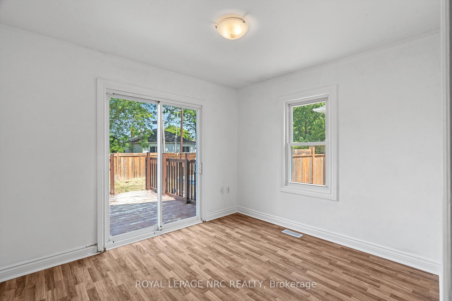 Photo 15 of 19 Seymour Avenue, St. Catharines, Secord Woods — HOMEH