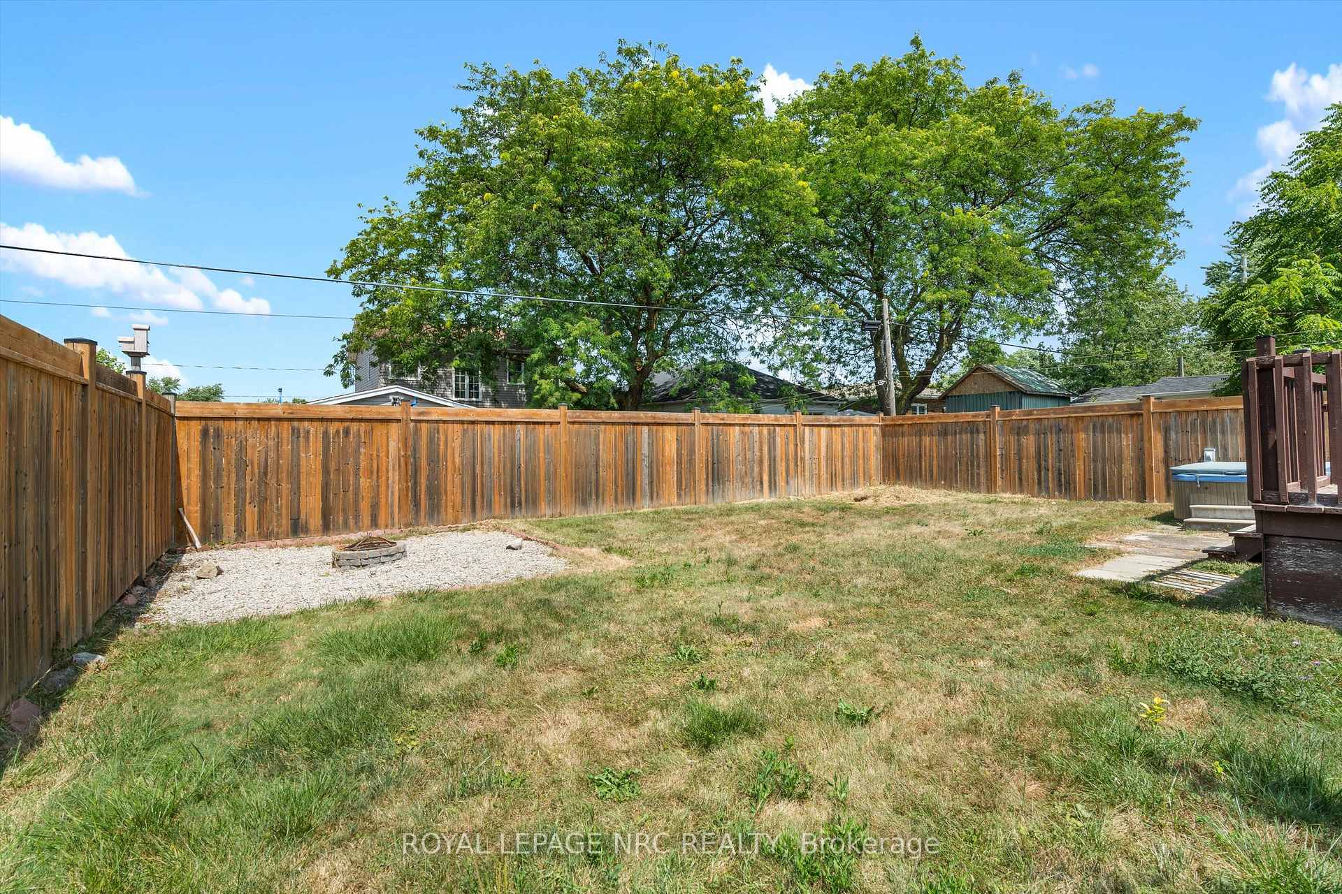 Photo 22 of 19 Seymour Avenue, St. Catharines, Secord Woods — HOMEH