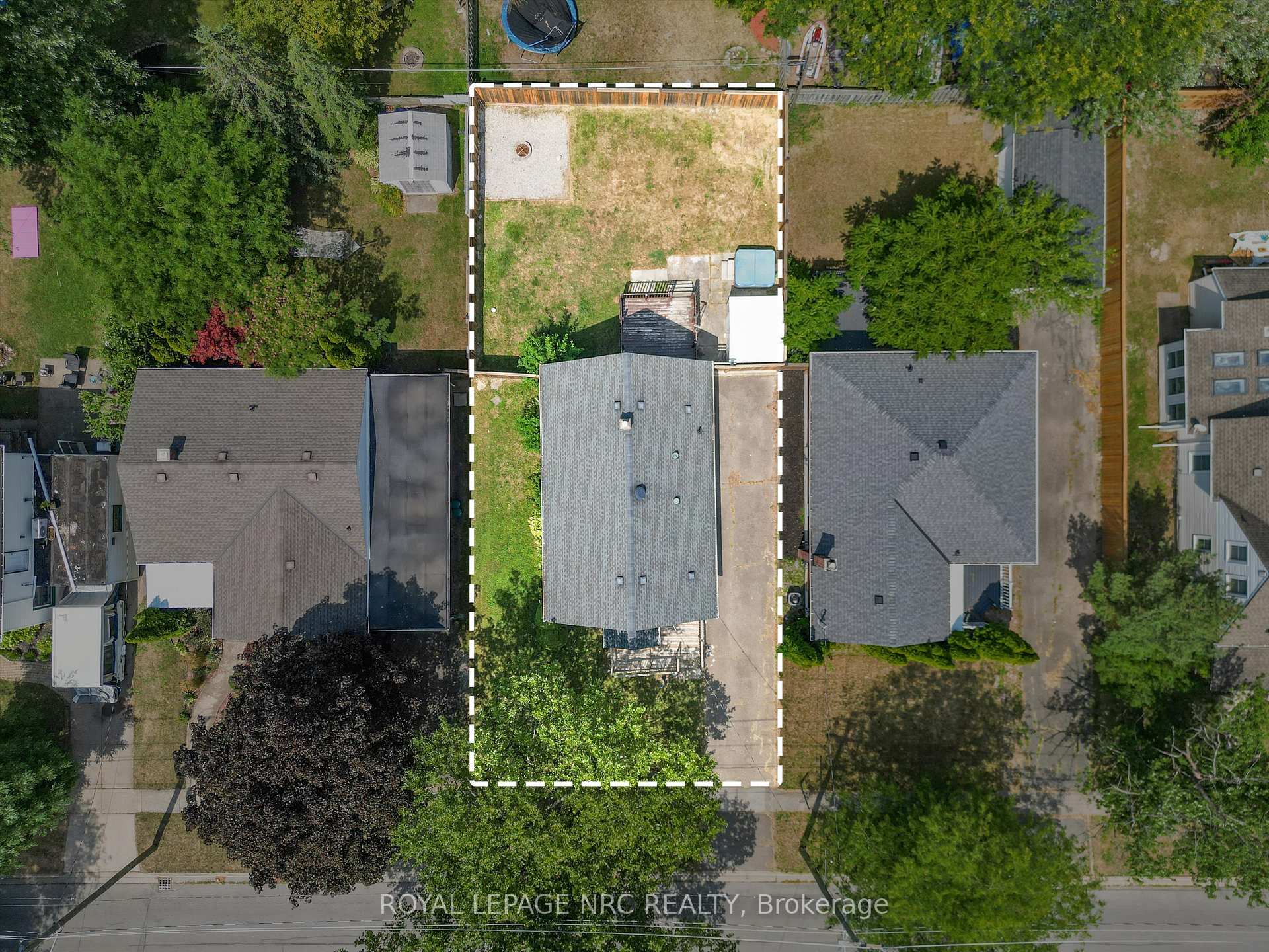 Photo 29 of 19 Seymour Avenue, St. Catharines, Secord Woods — HOMEH