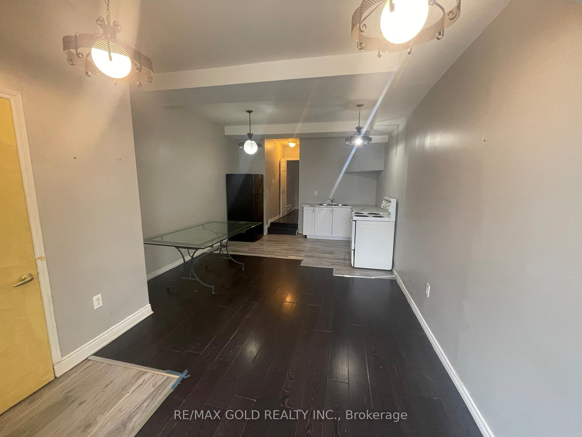 Photo 3 of Unit 4 (Front), 78 Geneva Street, St. Catharines, Downtown — HOMEH