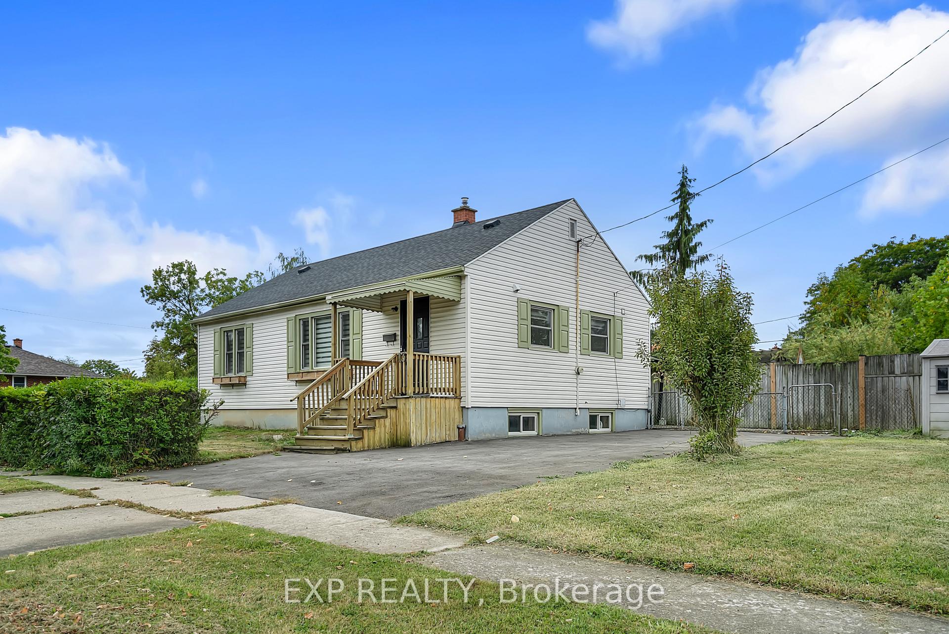 Photo 1 of 13 Mcphail Crescent, St. Catharines, E. Chester — HOMEH