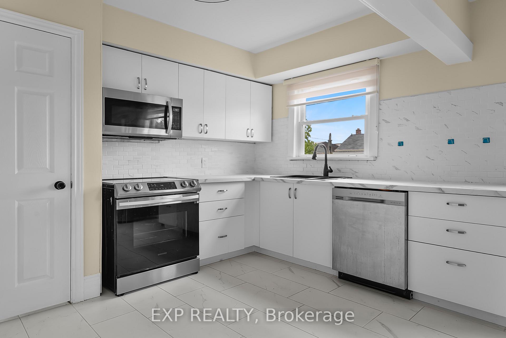 Photo 4 of 13 Mcphail Crescent, St. Catharines, E. Chester — HOMEH