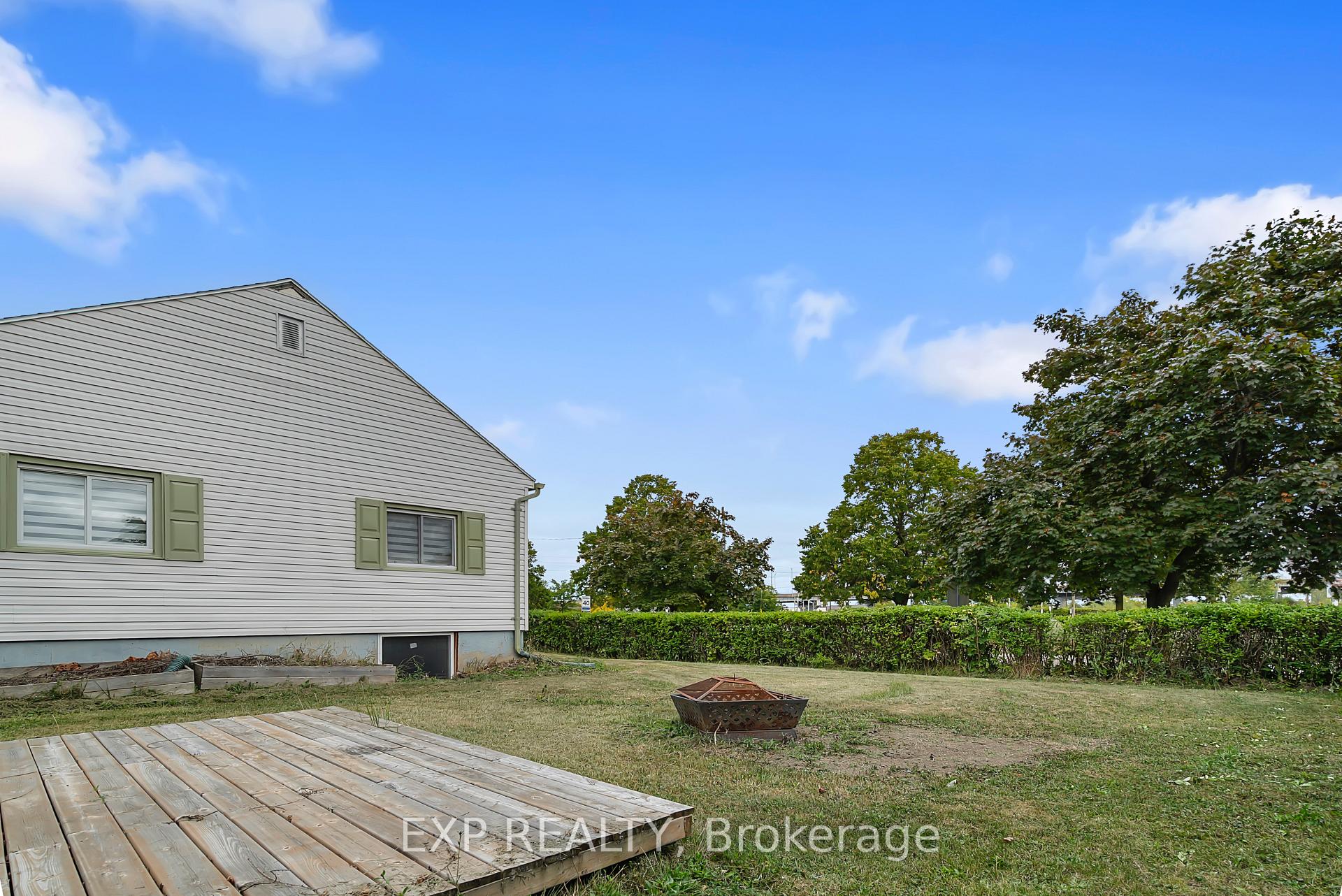 Photo 12 of 13 Mcphail Crescent, St. Catharines, E. Chester — HOMEH