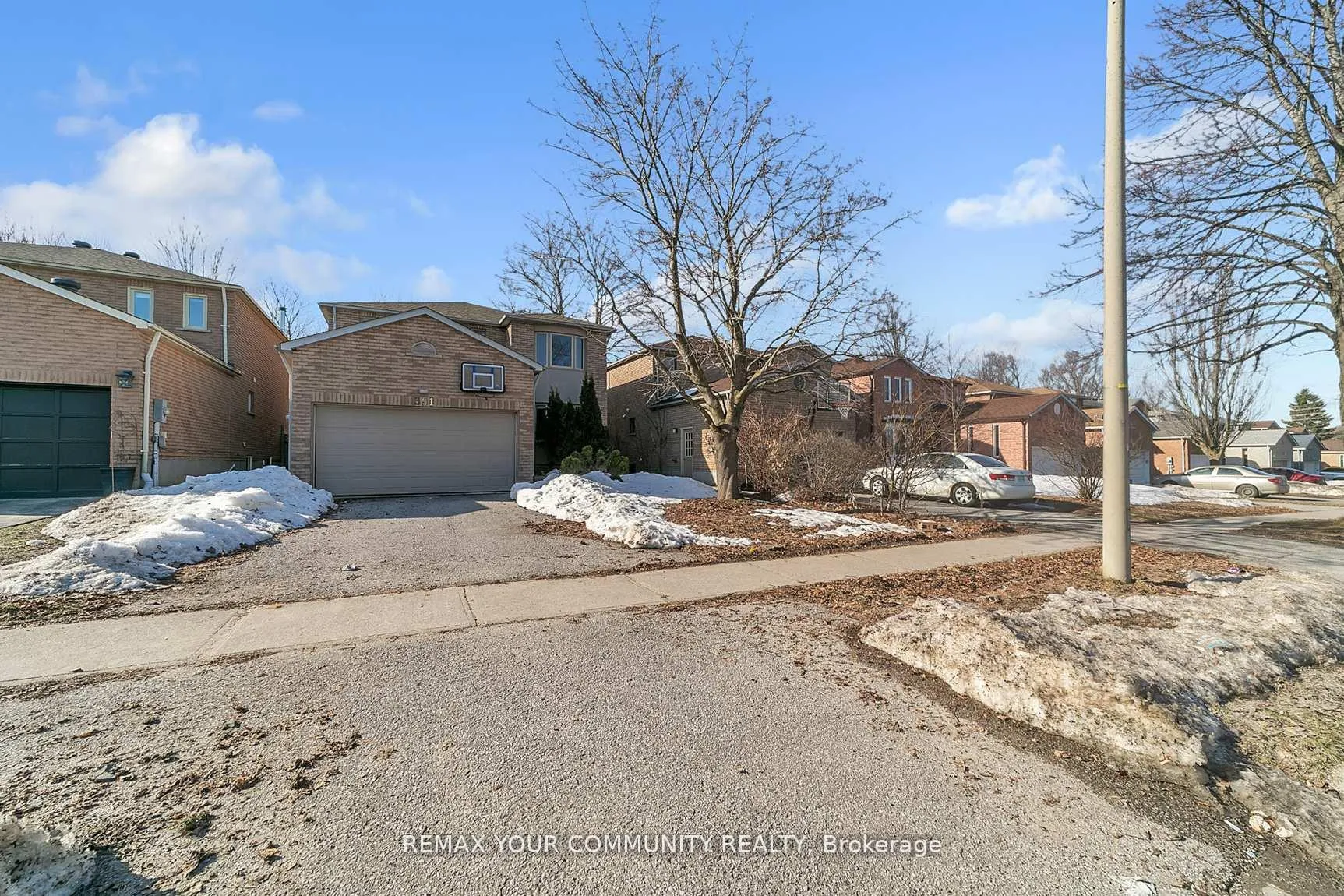 Photo 5 of 391 Hickling Trail, Barrie, Grove East — HOMEH