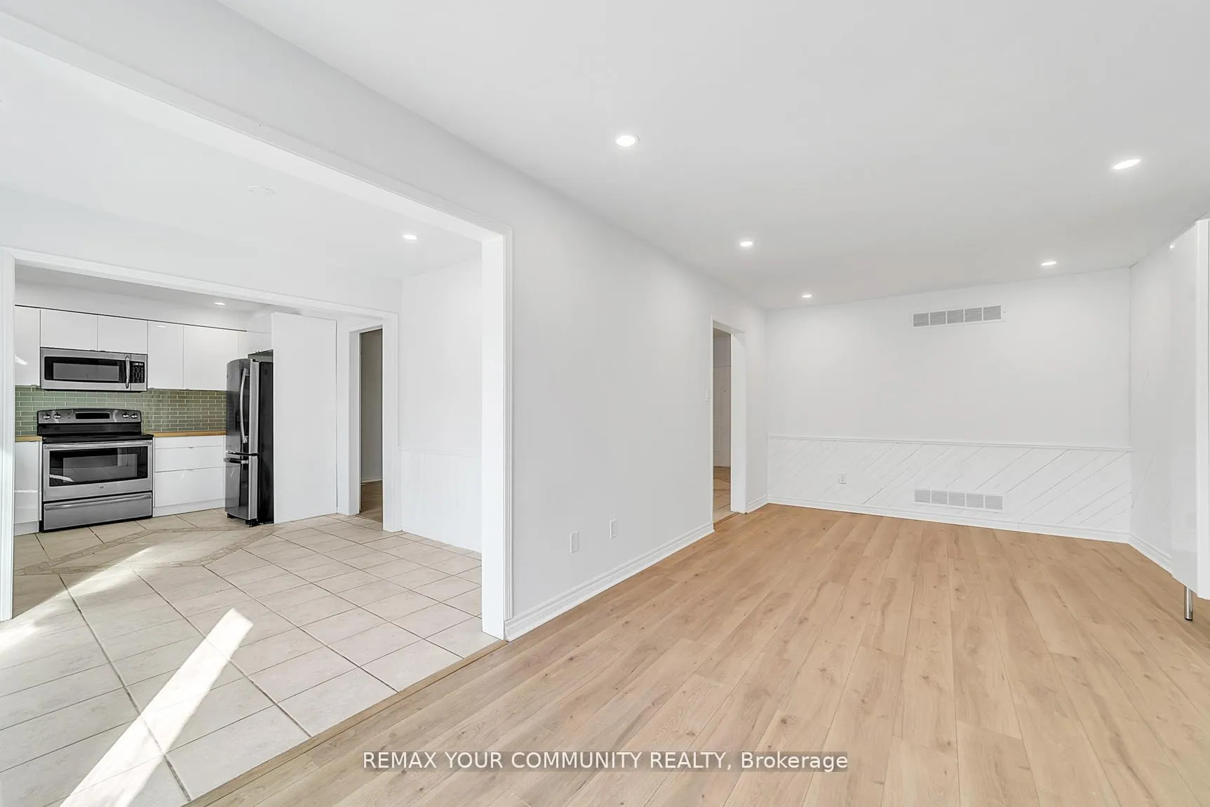 Photo 13 of 391 Hickling Trail, Barrie, Grove East — HOMEH
