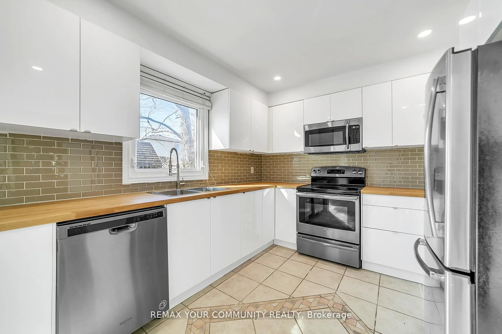 Photo 15 of 391 Hickling Trail, Barrie, Grove East — HOMEH