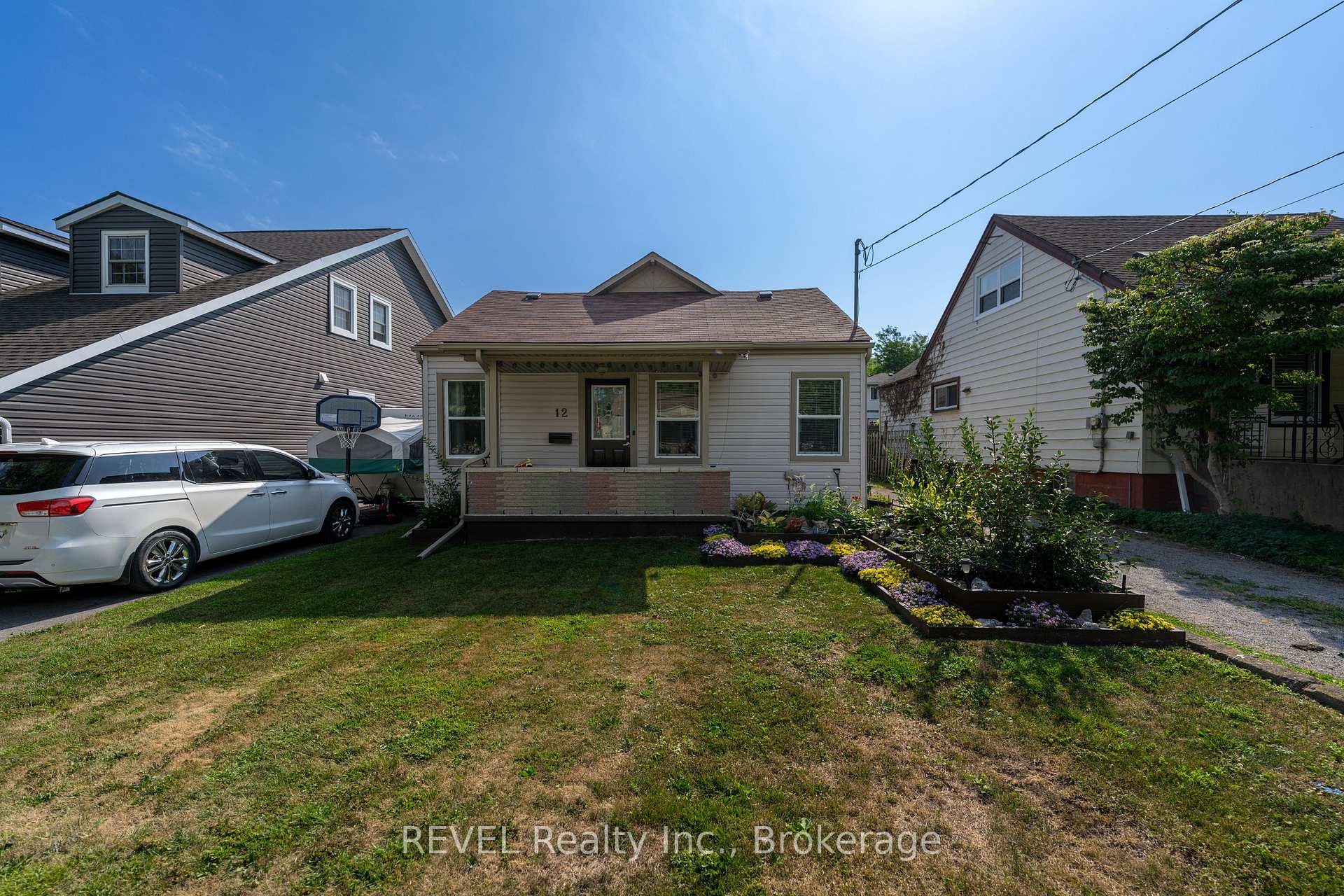Photo 4 of 12 Hayes Street, St. Catharines, Burleigh Hill — HOMEH