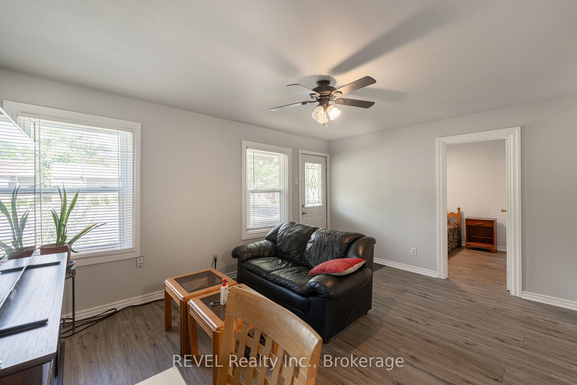 Photo 10 of 12 Hayes Street, St. Catharines, Burleigh Hill — HOMEH
