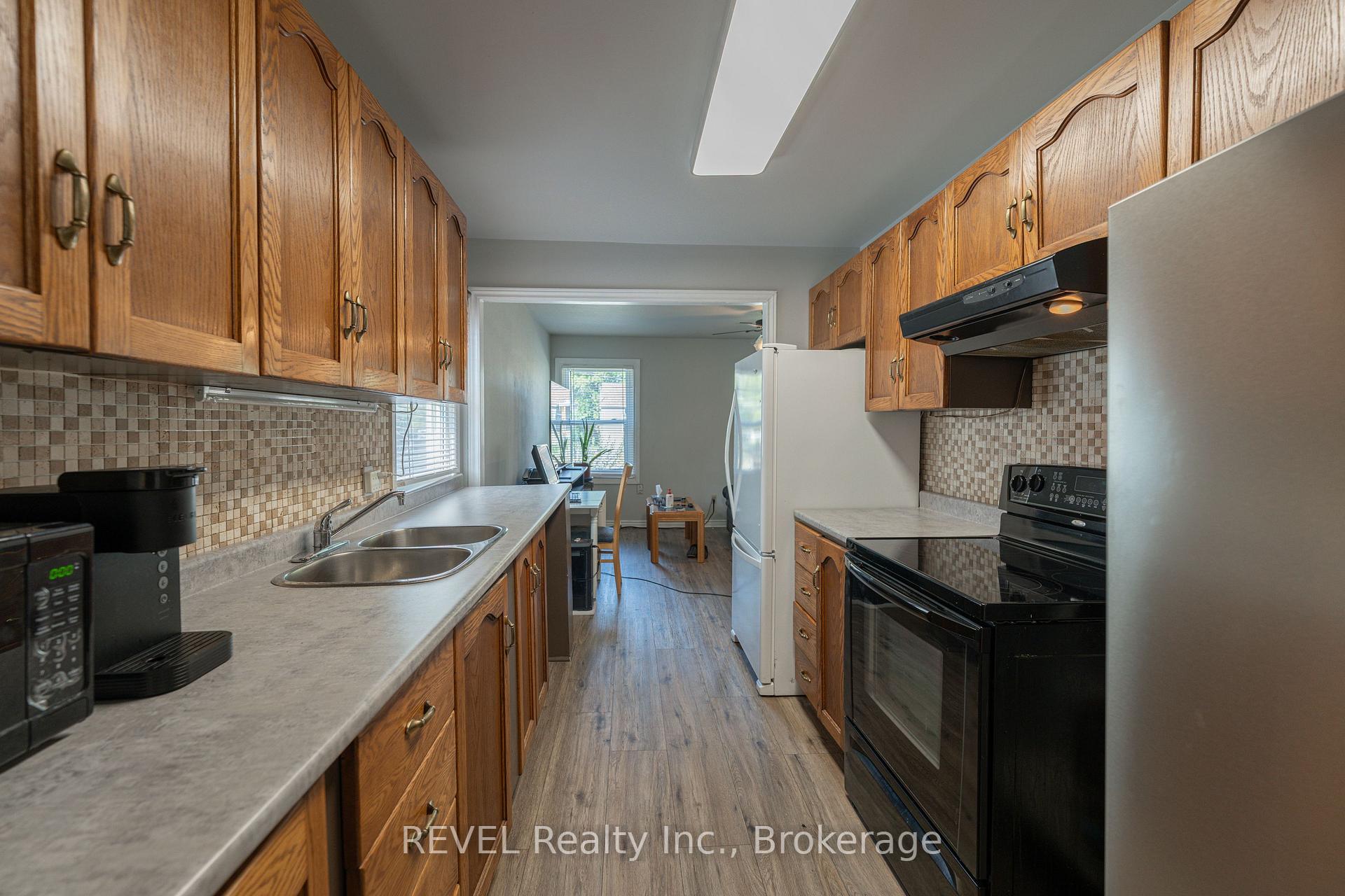 Photo 14 of 12 Hayes Street, St. Catharines, Burleigh Hill — HOMEH