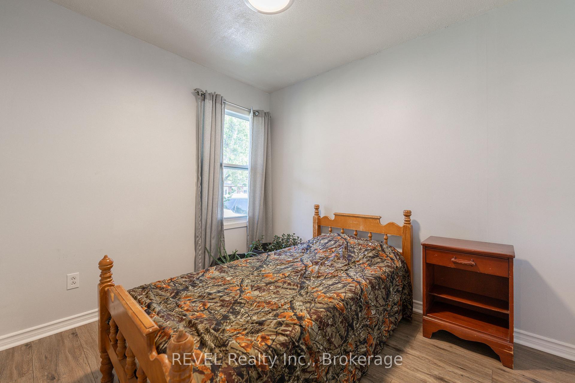 Photo 16 of 12 Hayes Street, St. Catharines, Burleigh Hill — HOMEH