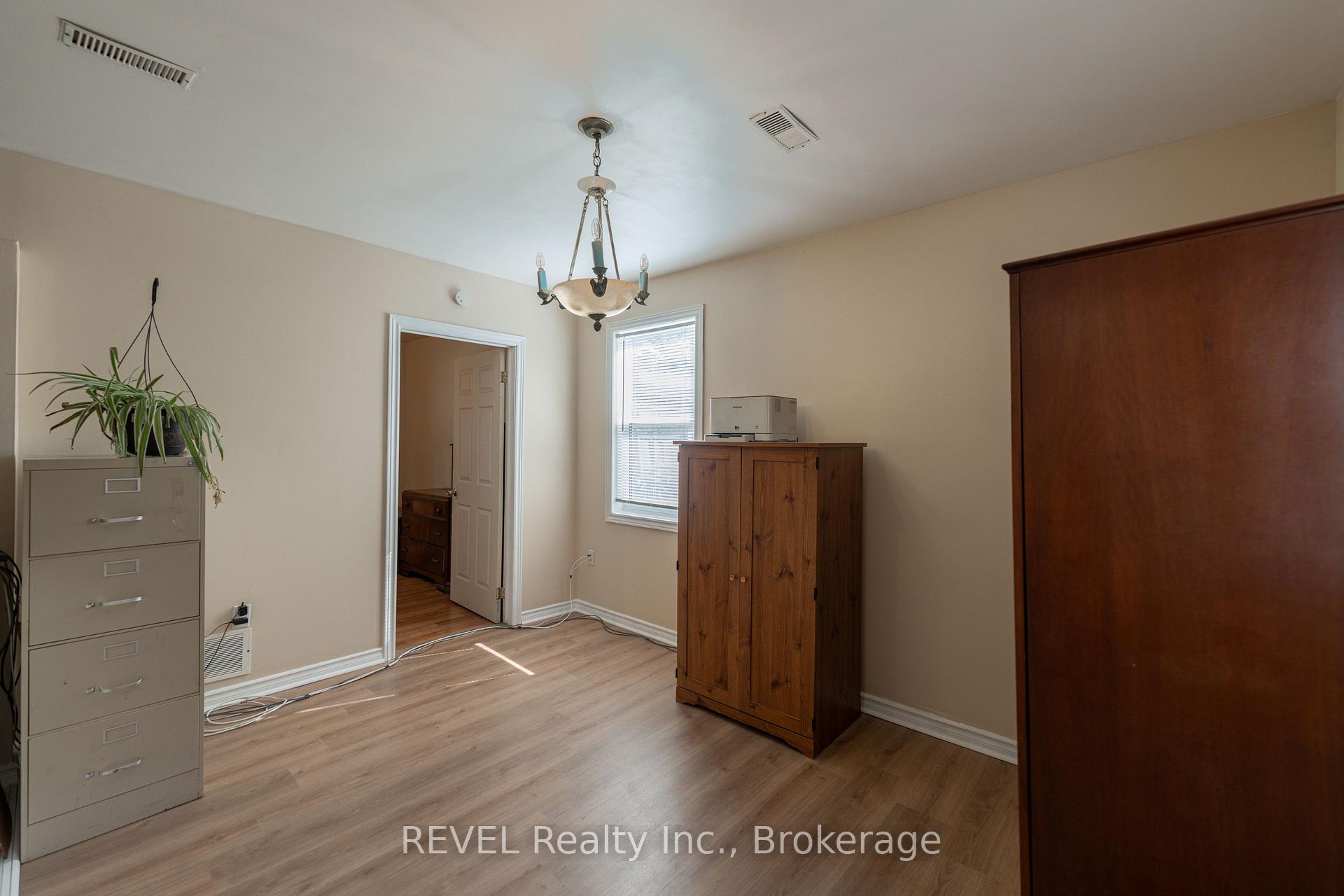 Photo 20 of 12 Hayes Street, St. Catharines, Burleigh Hill — HOMEH
