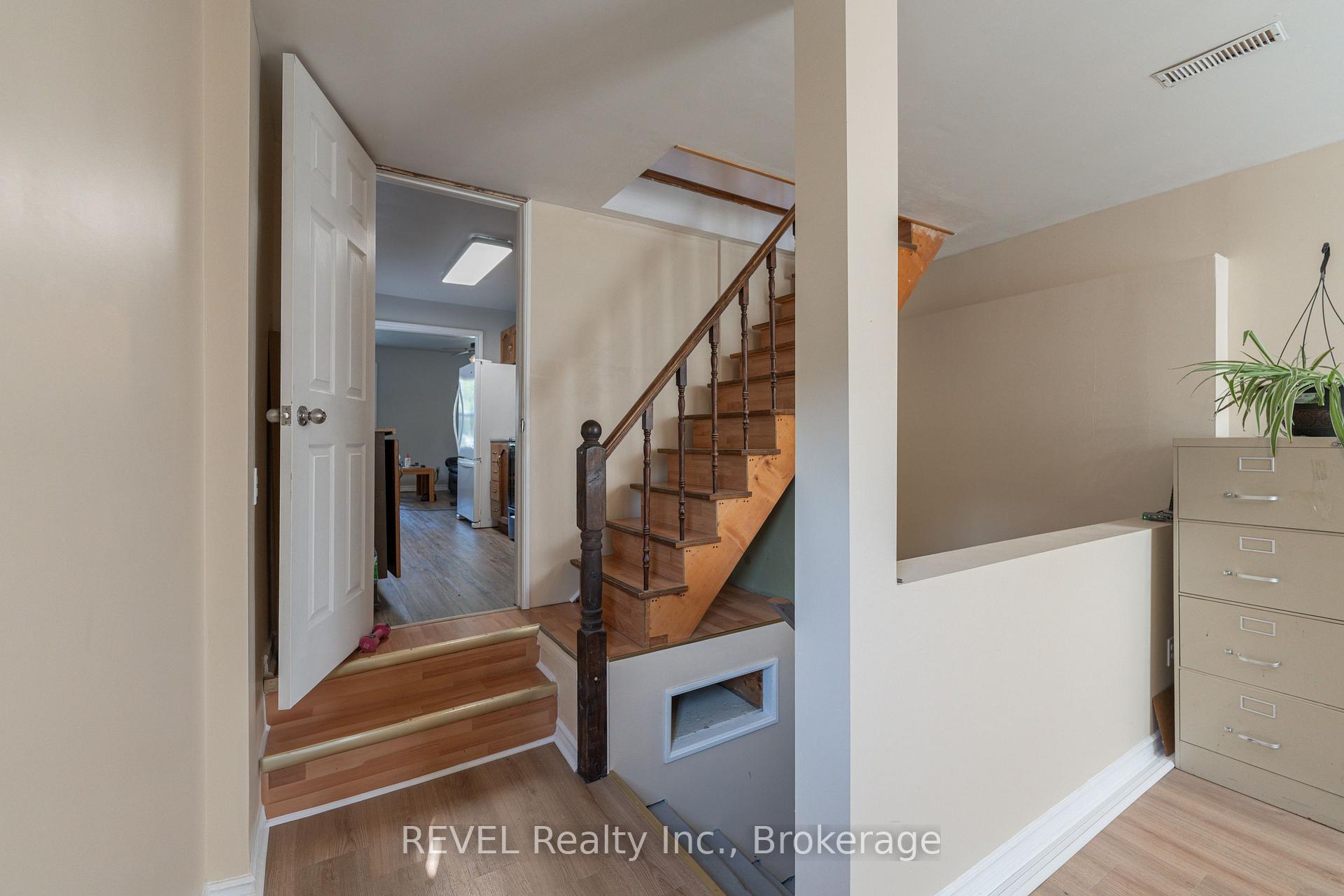 Photo 23 of 12 Hayes Street, St. Catharines, Burleigh Hill — HOMEH