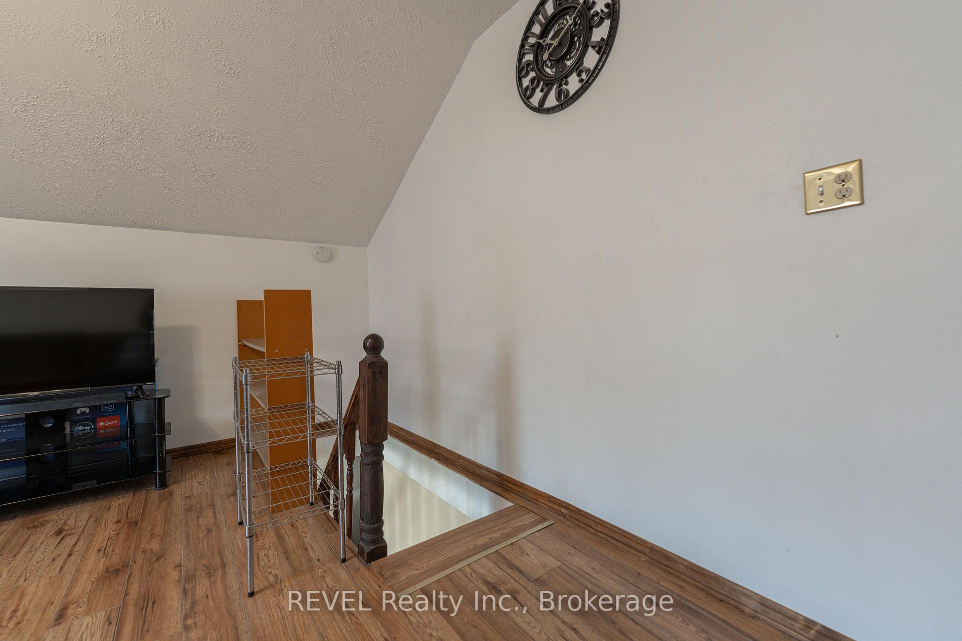Photo 24 of 12 Hayes Street, St. Catharines, Burleigh Hill — HOMEH