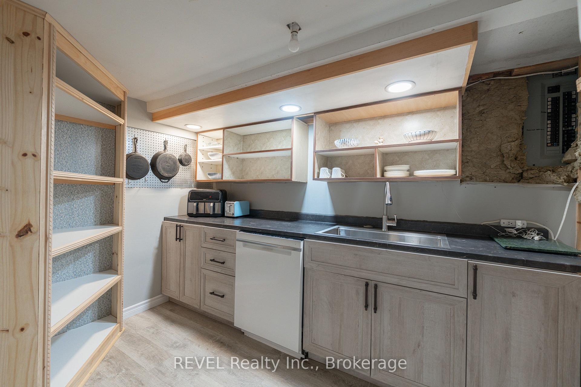 Photo 34 of 12 Hayes Street, St. Catharines, Burleigh Hill — HOMEH