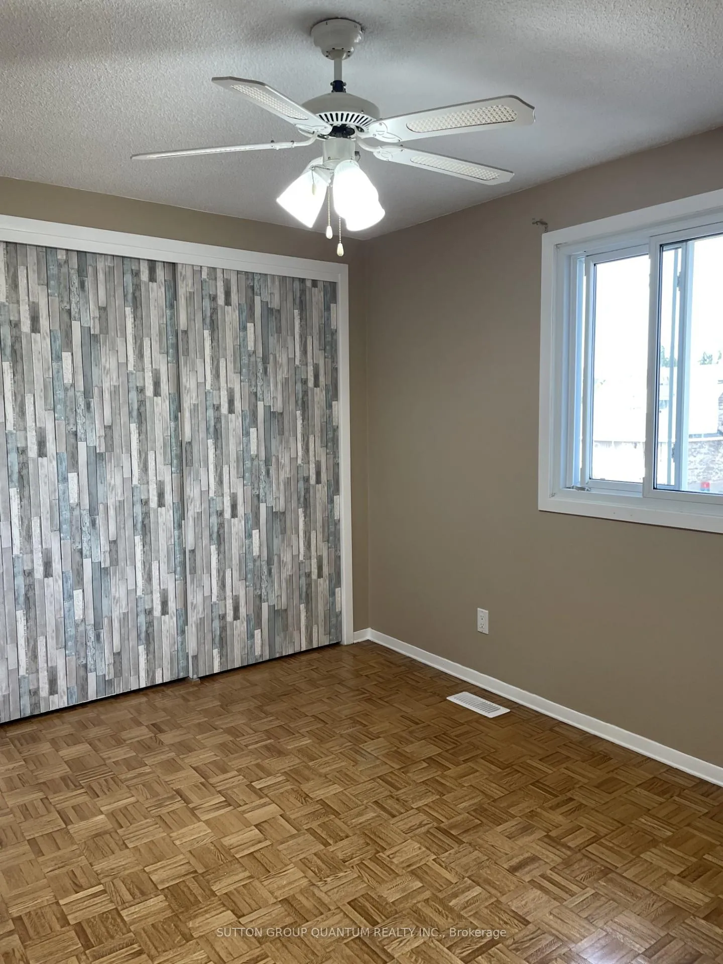 Photo 7 of 61 Tunis Street, St. Catharines, Western Hill — HOMEH