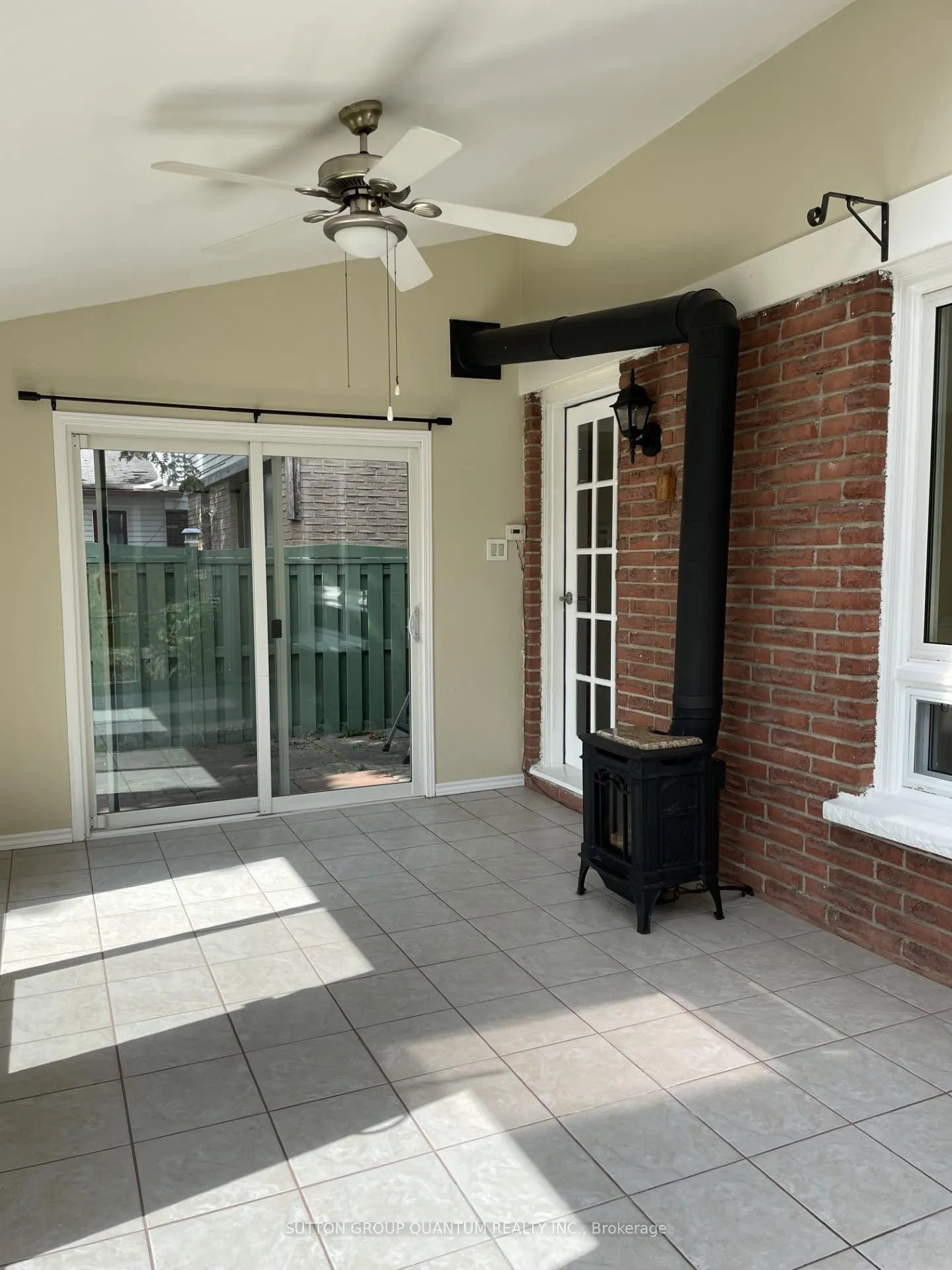 Photo 9 of 61 Tunis Street, St. Catharines, Western Hill — HOMEH