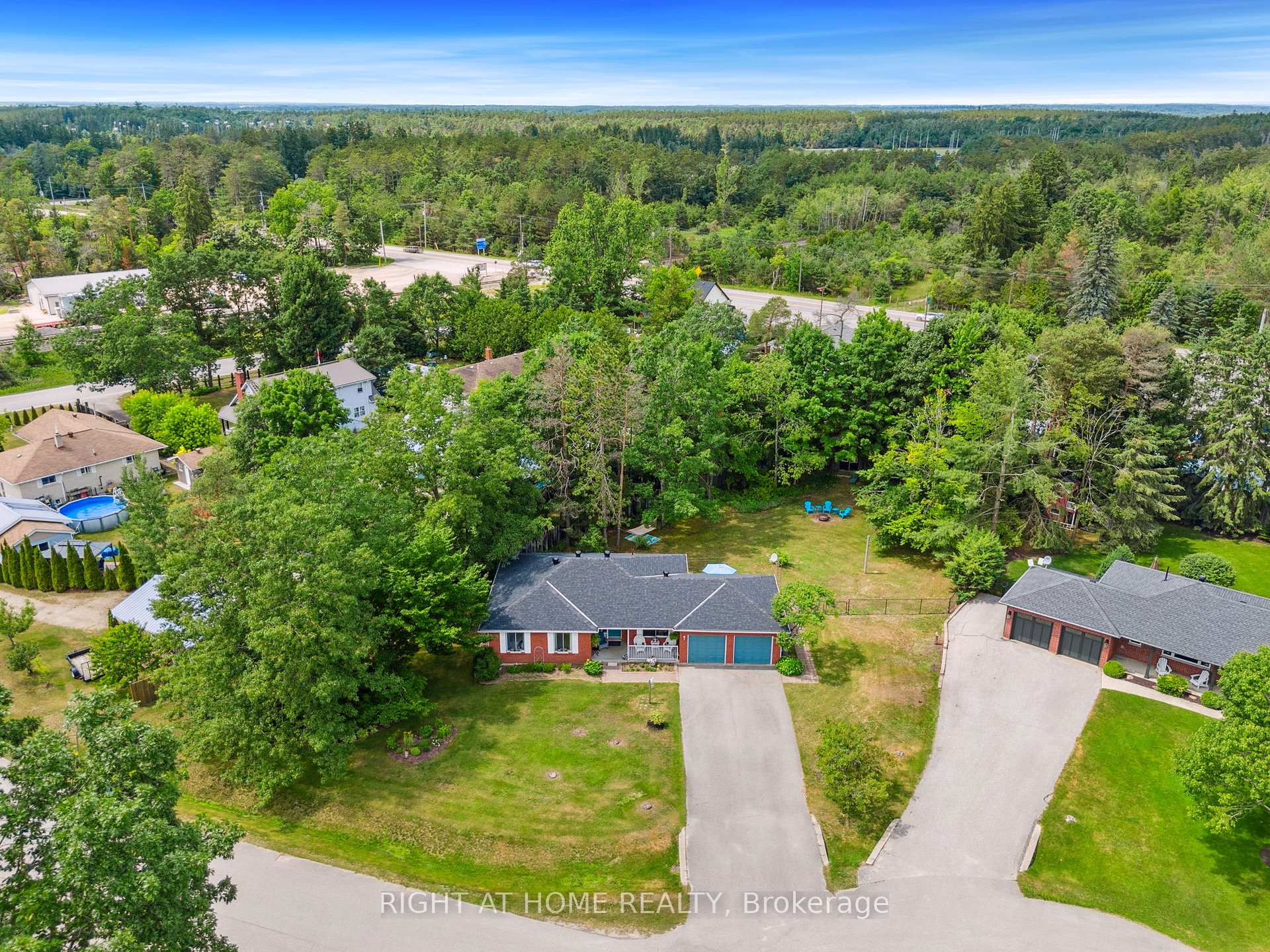 Photo 2 of 6 Wenden Court, Springwater, Midhurst — HOMEH