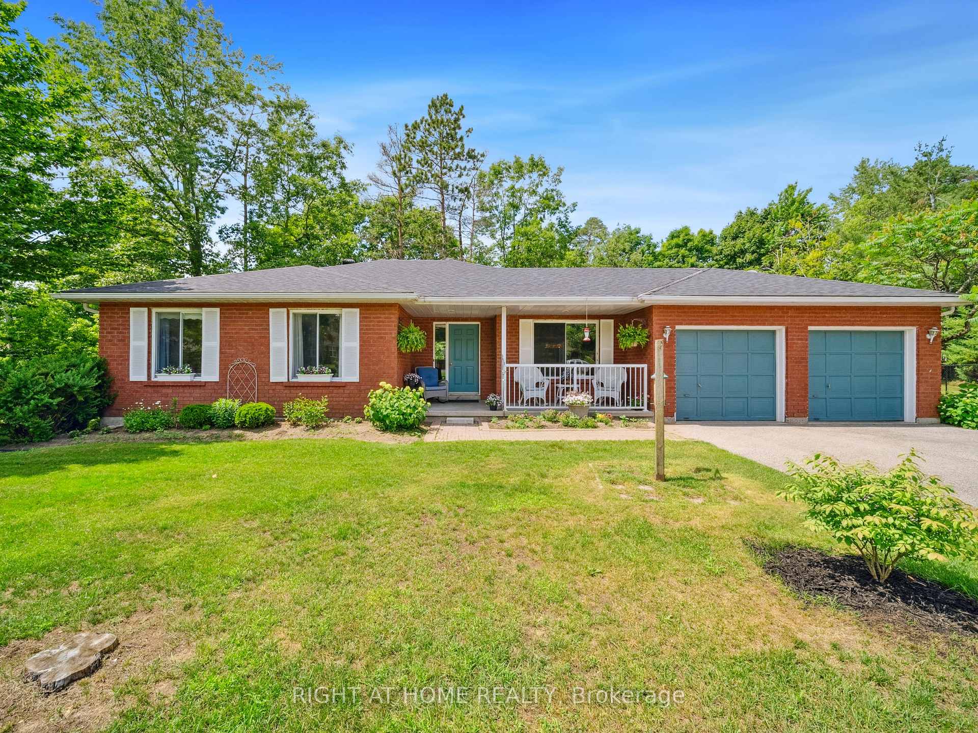 Photo 4 of 6 Wenden Court, Springwater, Midhurst — HOMEH