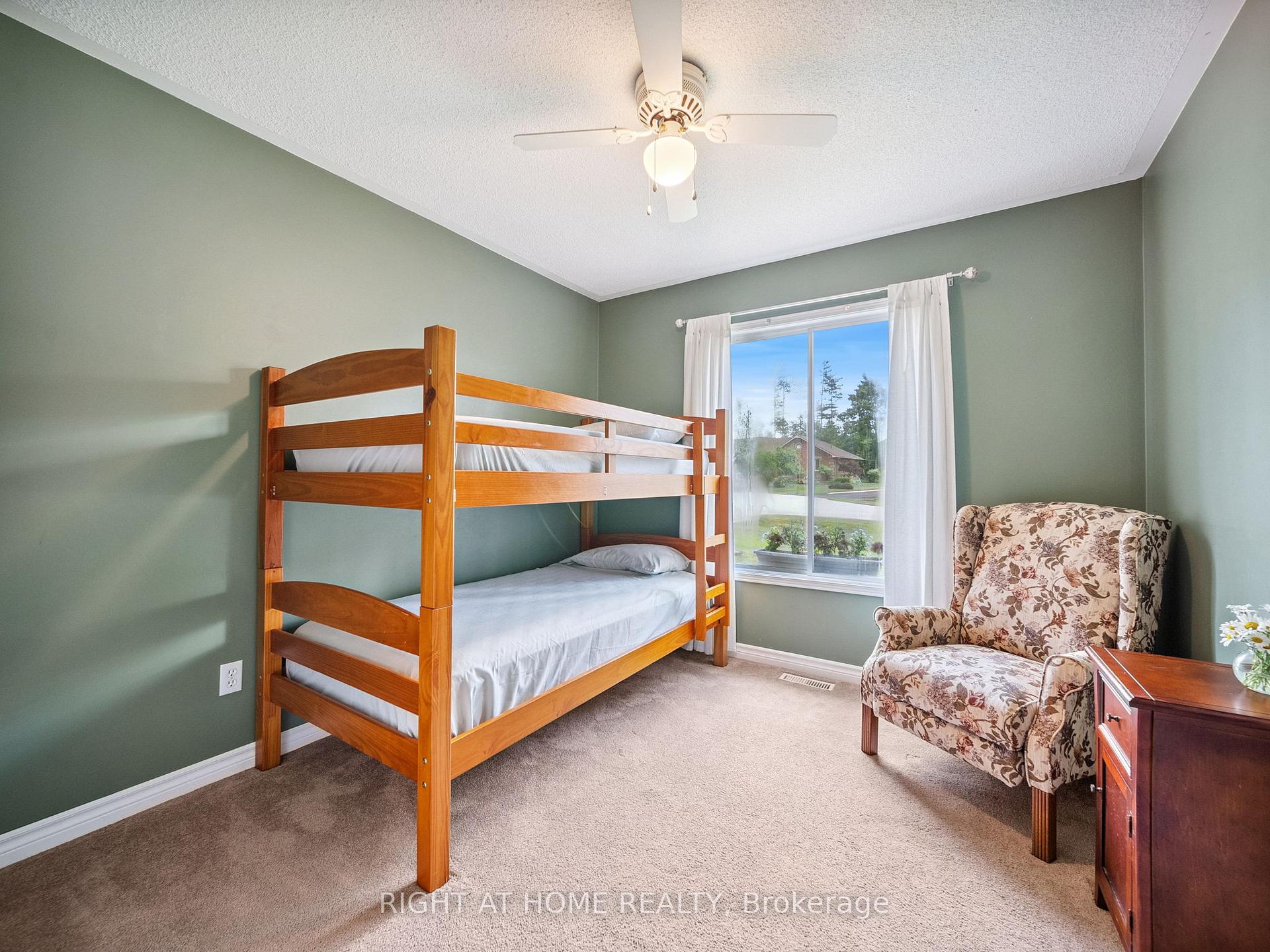 Photo 13 of 6 Wenden Court, Springwater, Midhurst — HOMEH