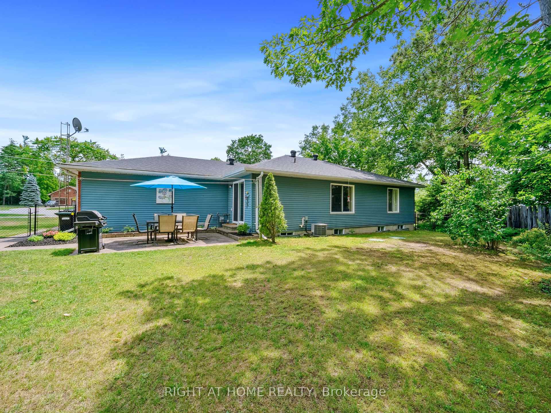 Photo 21 of 6 Wenden Court, Springwater, Midhurst — HOMEH