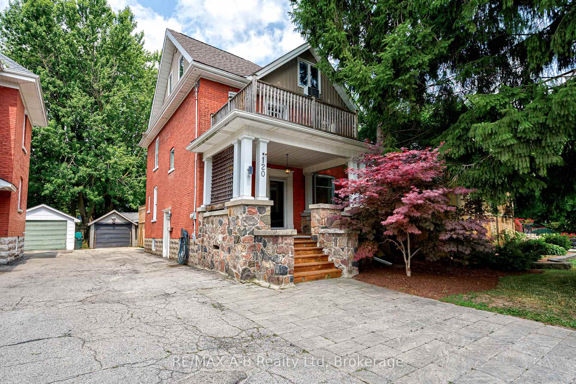Photo 2 of 120 John Street N, Stratford — HOMEH