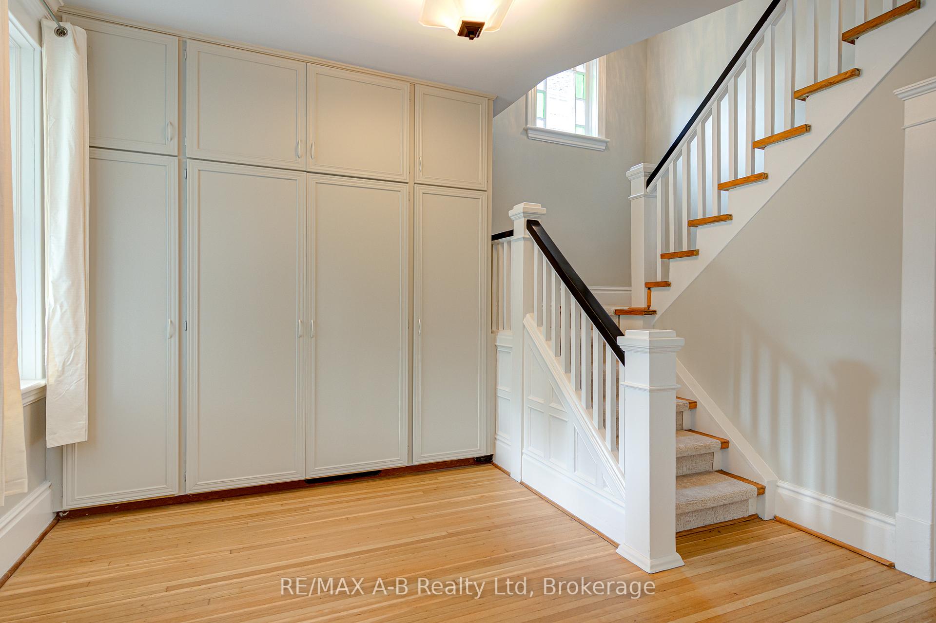 Photo 7 of 120 John Street N, Stratford — HOMEH