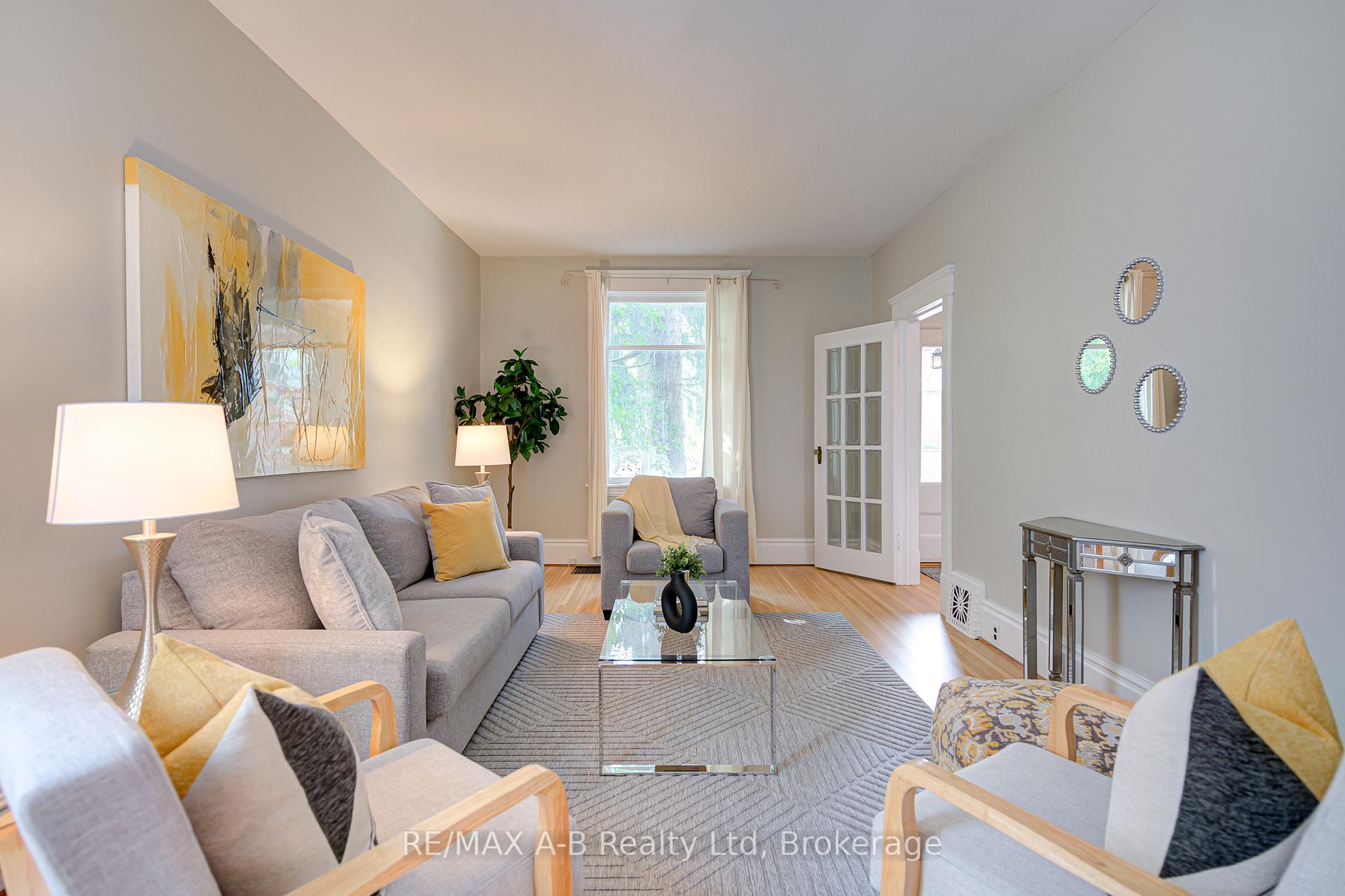 Photo 8 of 120 John Street N, Stratford — HOMEH