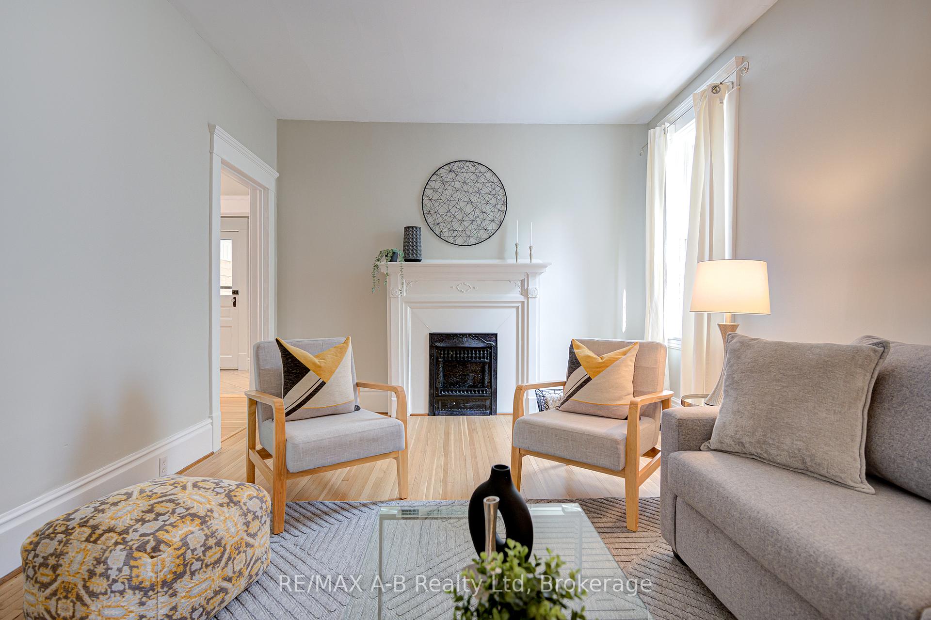 Photo 10 of 120 John Street N, Stratford — HOMEH